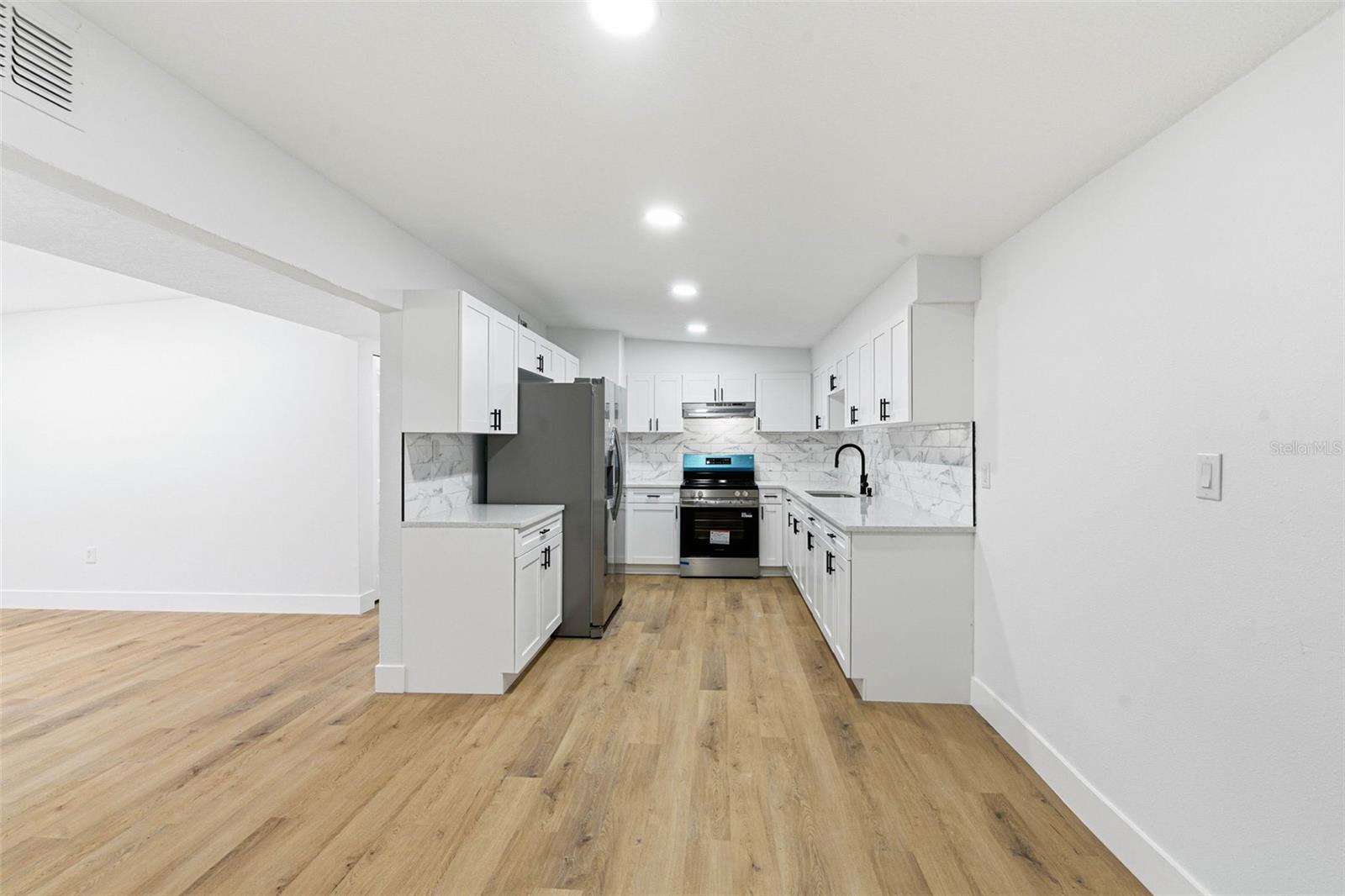 CLEVELAND HEIGHTS MANOR FIRST ADD - Residential