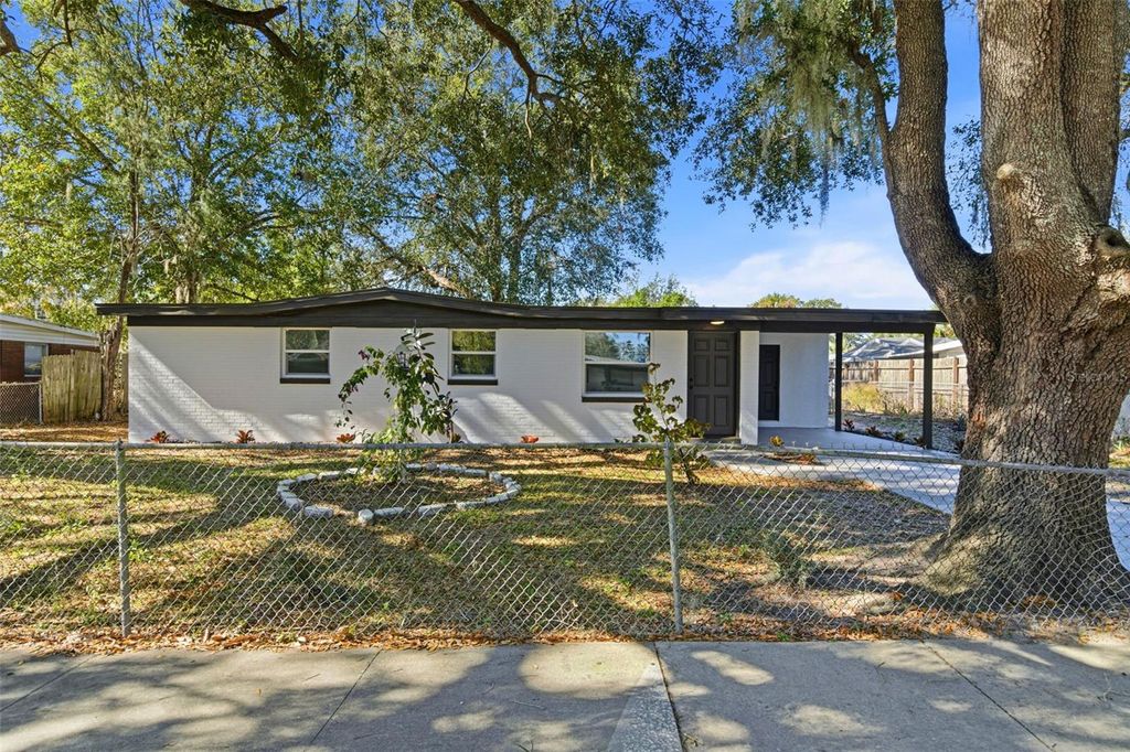 Photo of 3007 Pinedale Avenue, Lakeland, FL 33803 (MLS # TB8466330)