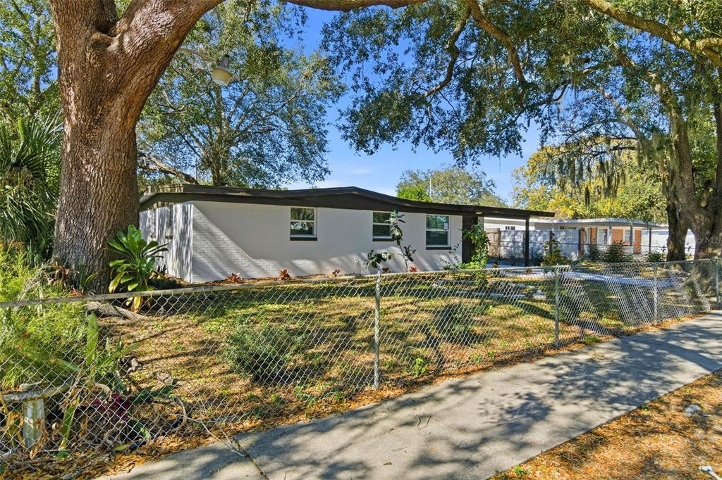 Photo of 3007 Pinedale Avenue, Lakeland, FL 33803 (MLS # TB8466330)