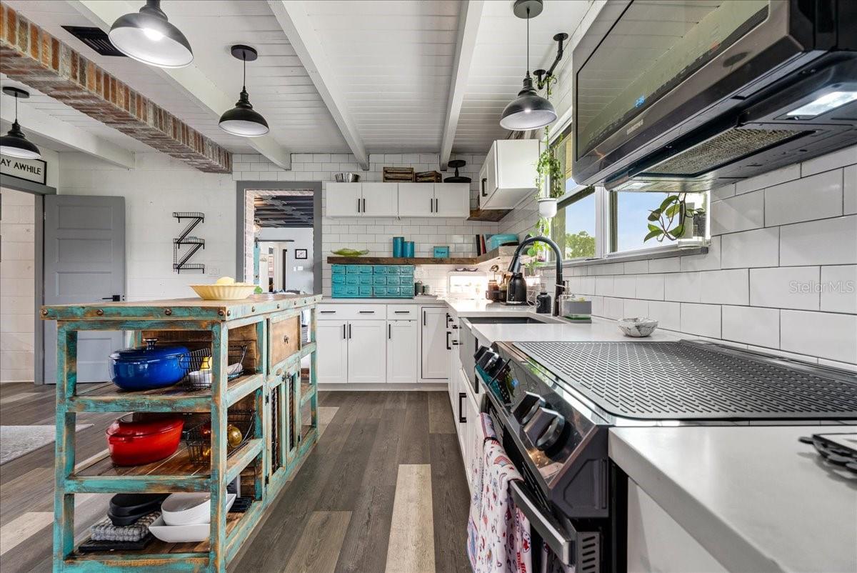 LAKE CECILE PARK - Residential