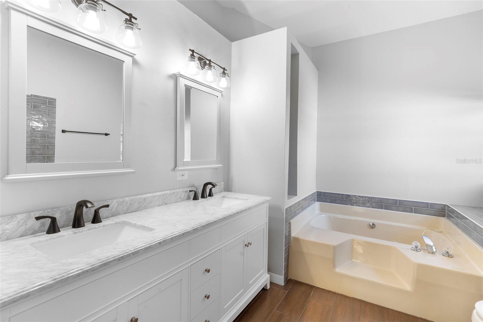 ERROL ESTATE - Residential