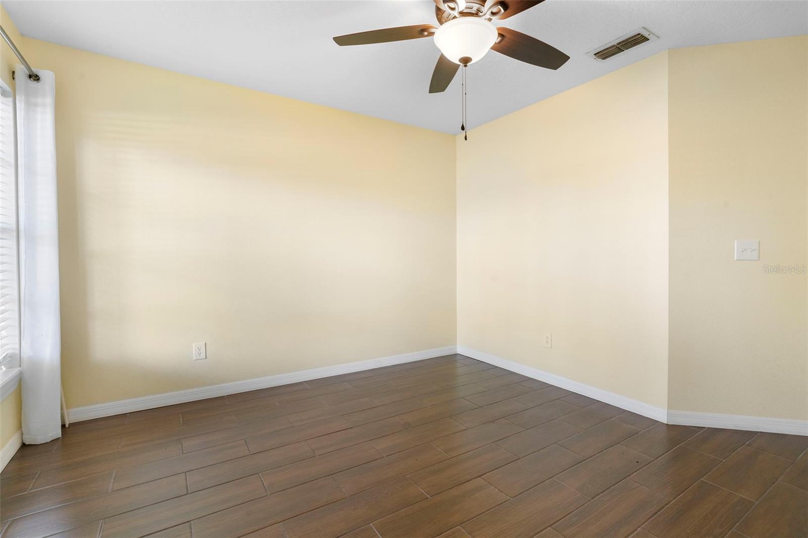 ERROL ESTATE - Residential