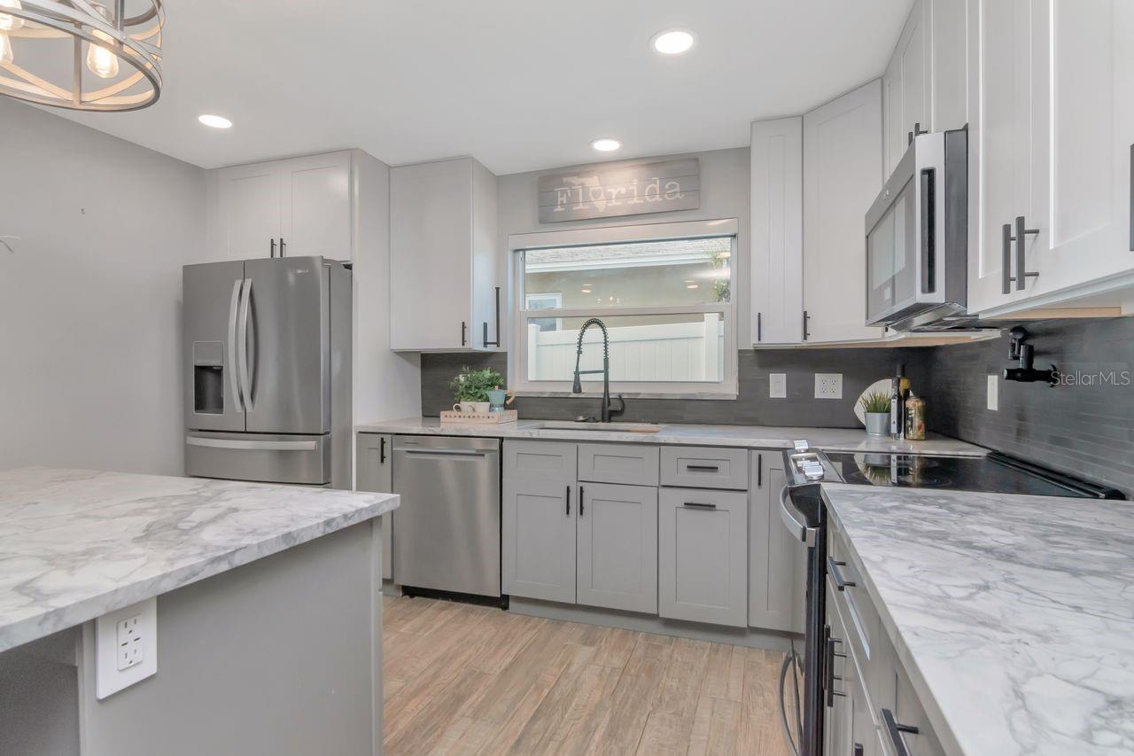 BAYWOOD VILLAGE SEC 3 - Residential