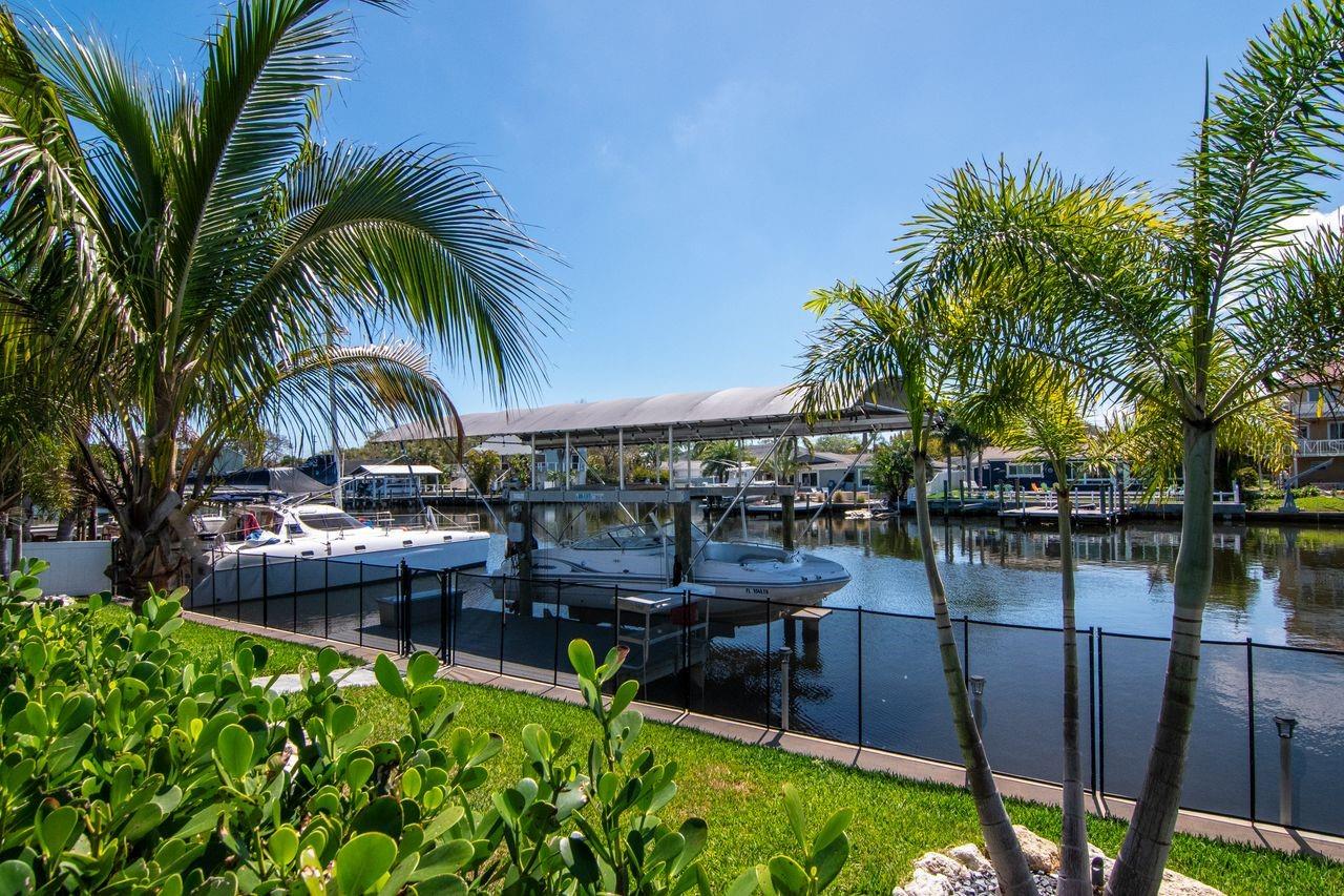 BAYWOOD VILLAGE SEC 3 - Residential