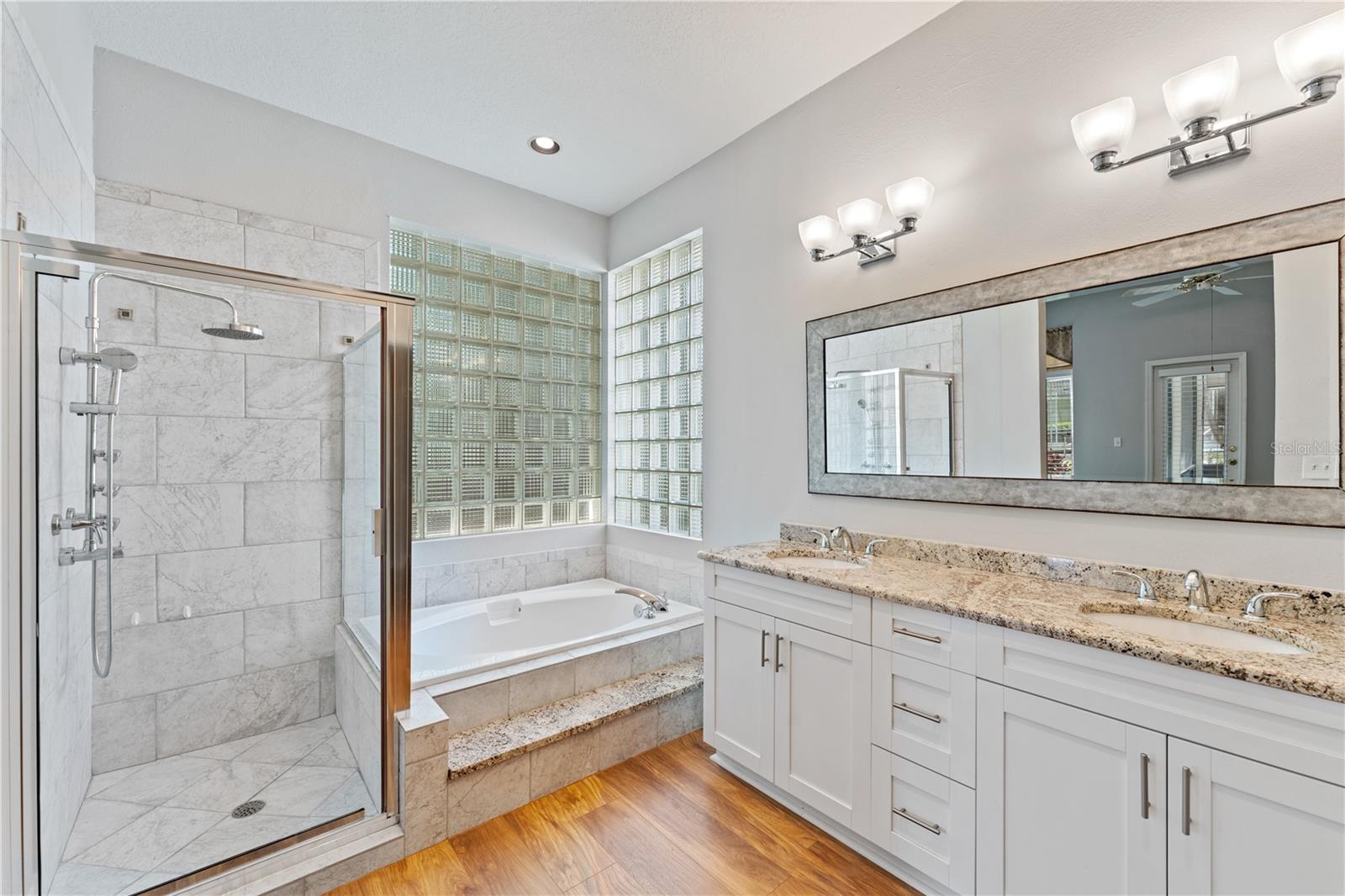 HUNTER'S GREEN, HUNTERS GREEN - Residential