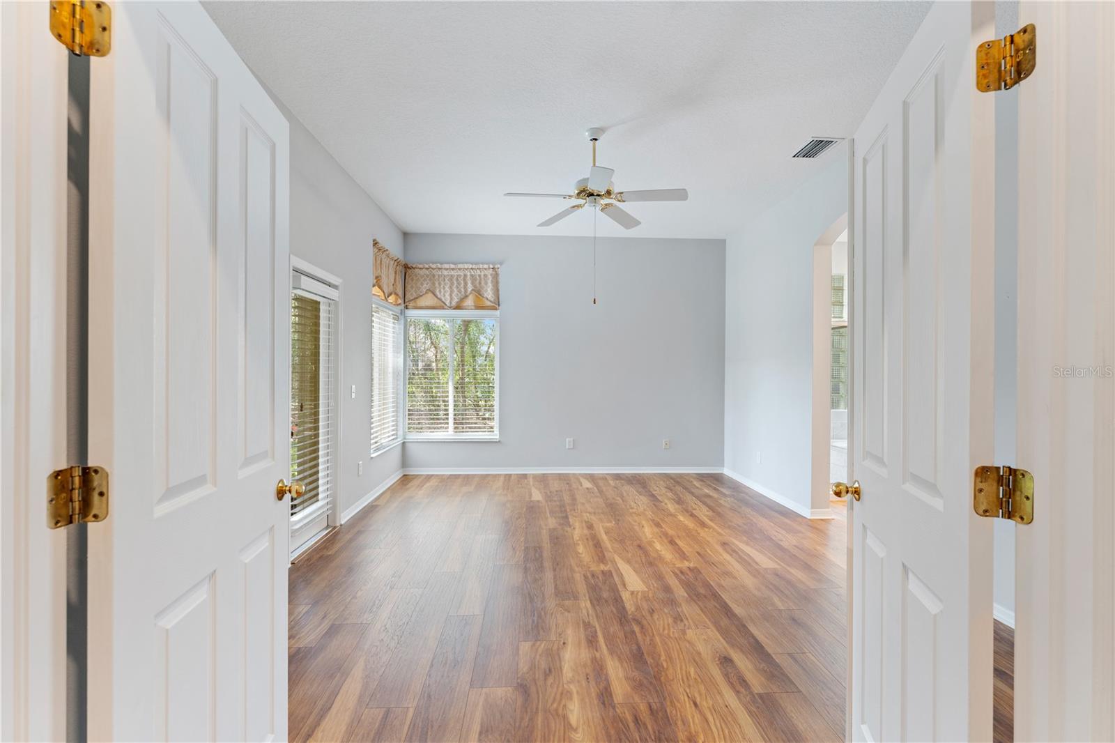 HUNTER'S GREEN, HUNTERS GREEN - Residential