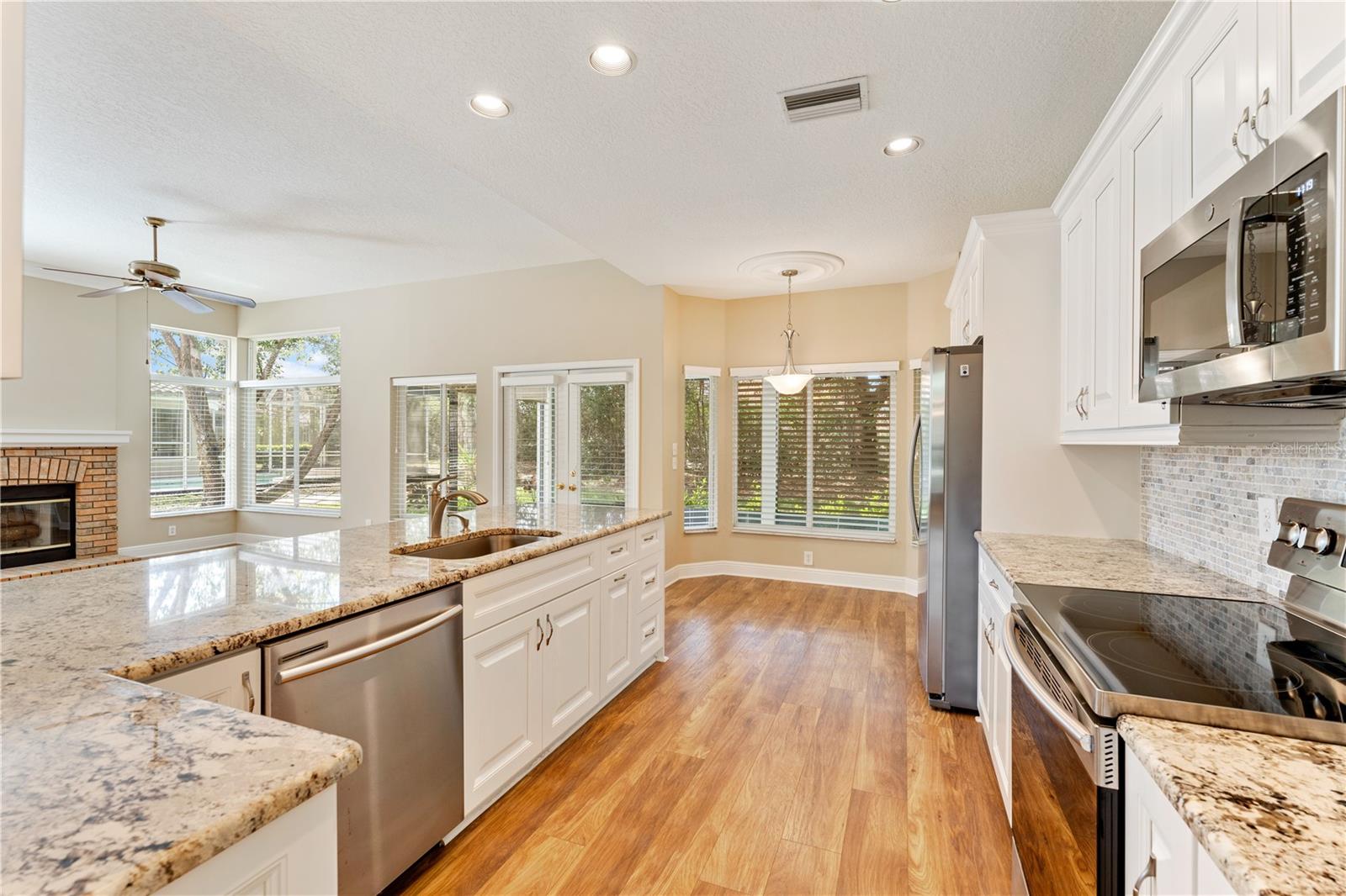 HUNTER'S GREEN, HUNTERS GREEN - Residential