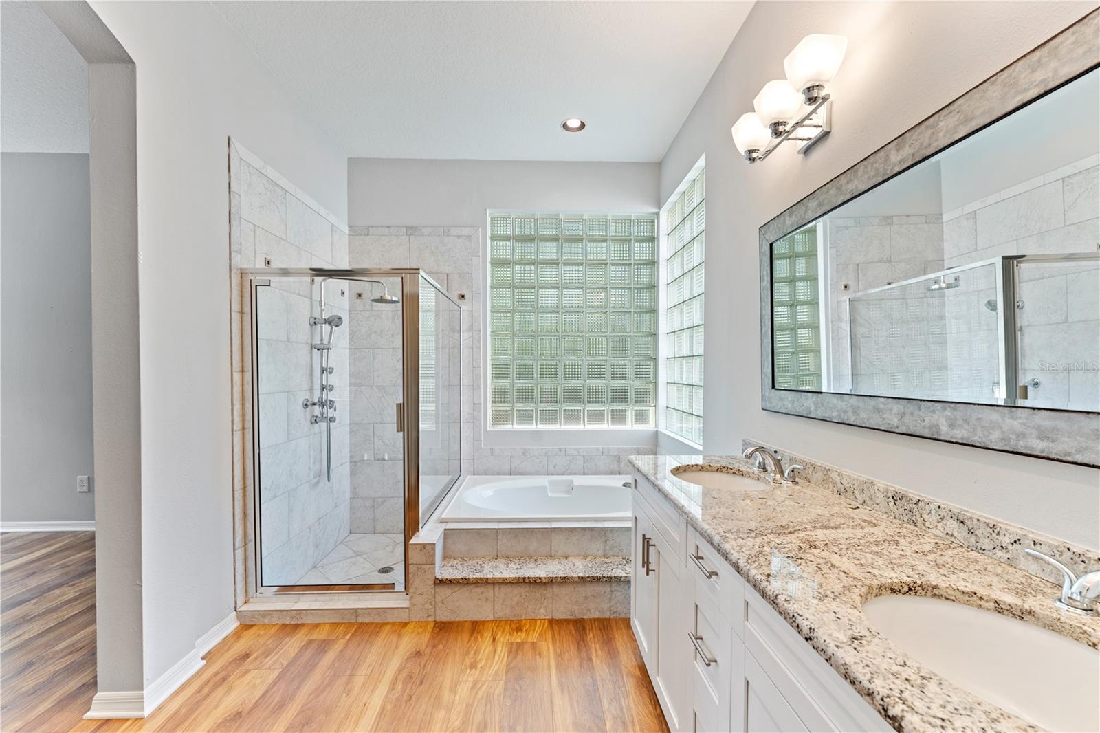 HUNTER'S GREEN, HUNTERS GREEN - Residential