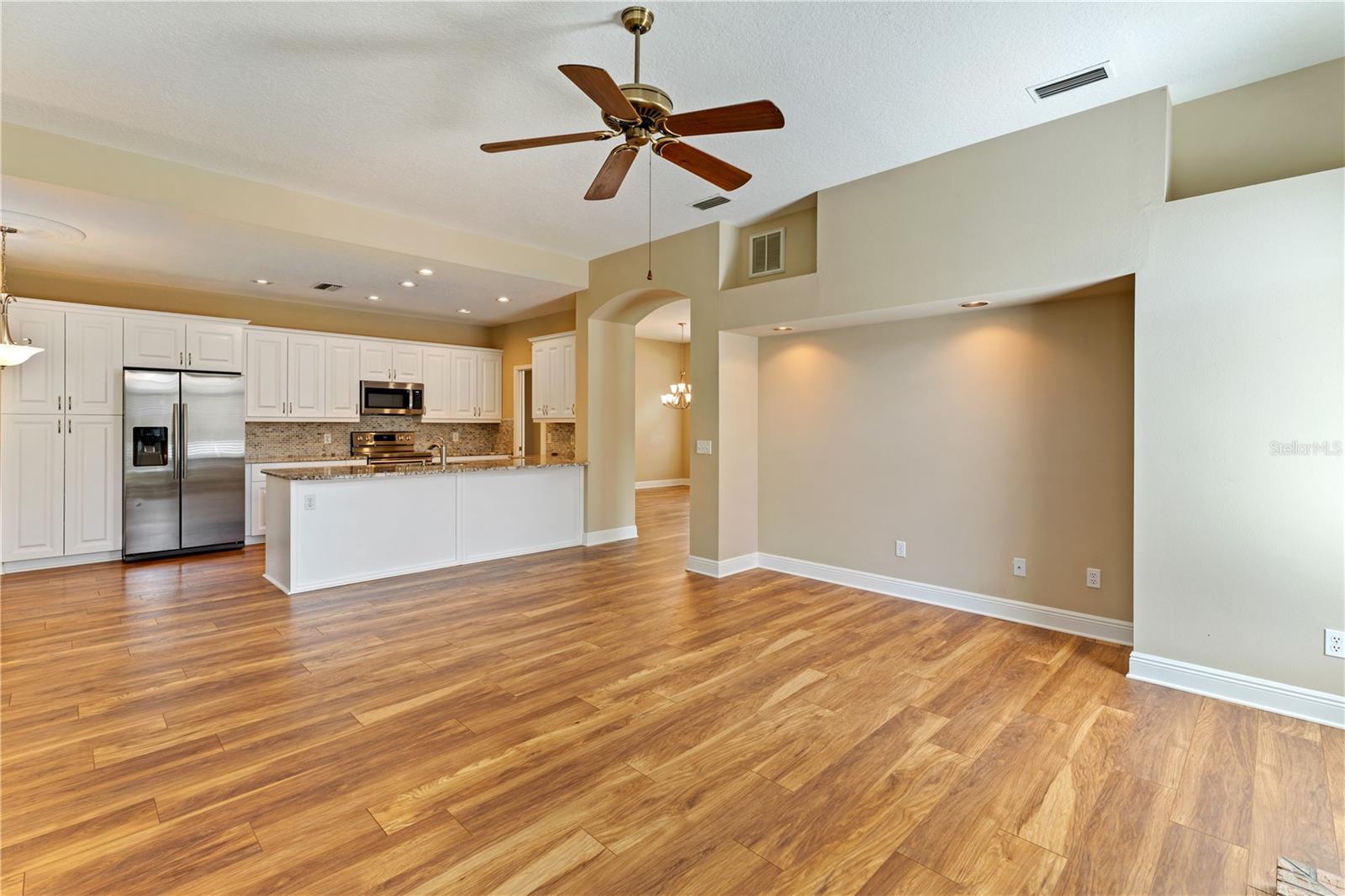 HUNTER'S GREEN, HUNTERS GREEN - Residential