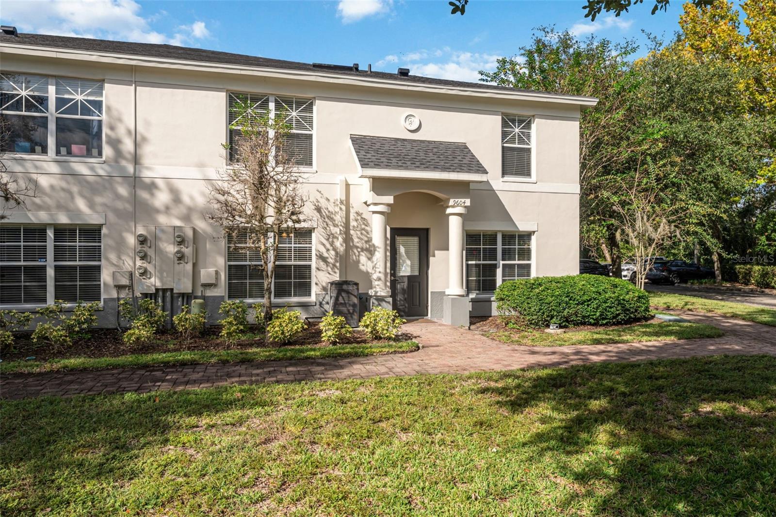CHARLESTON PLACE TWNHMS - Residential