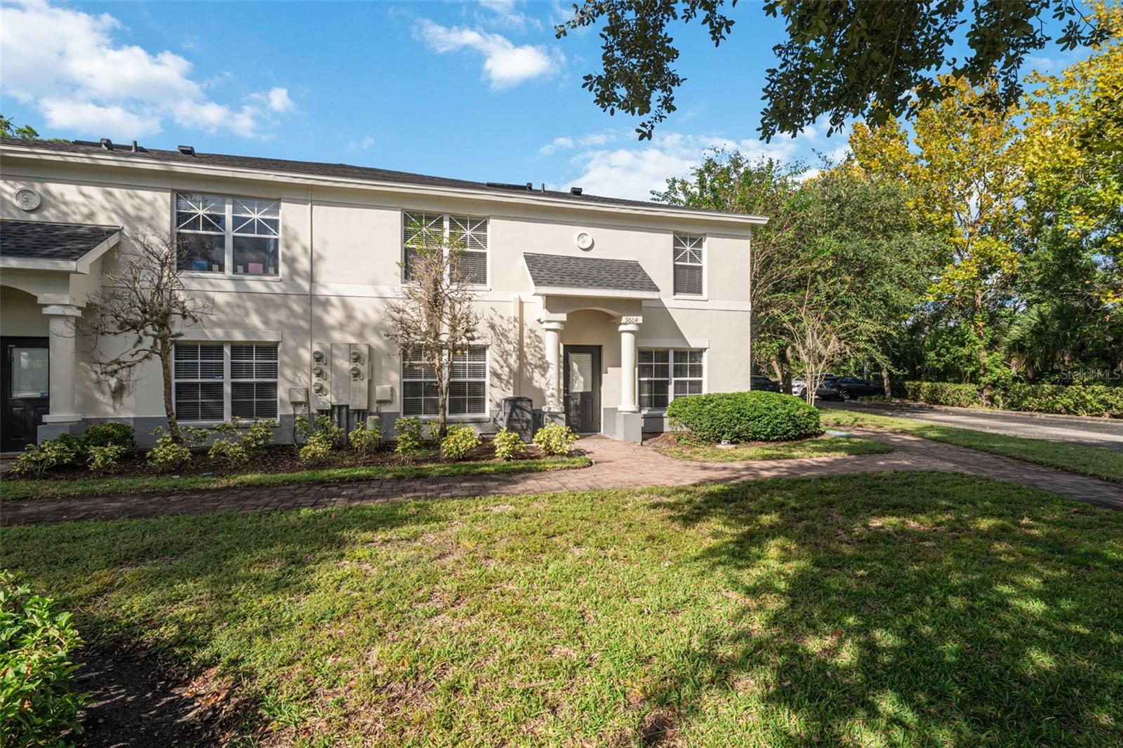 CHARLESTON PLACE TWNHMS - Residential
