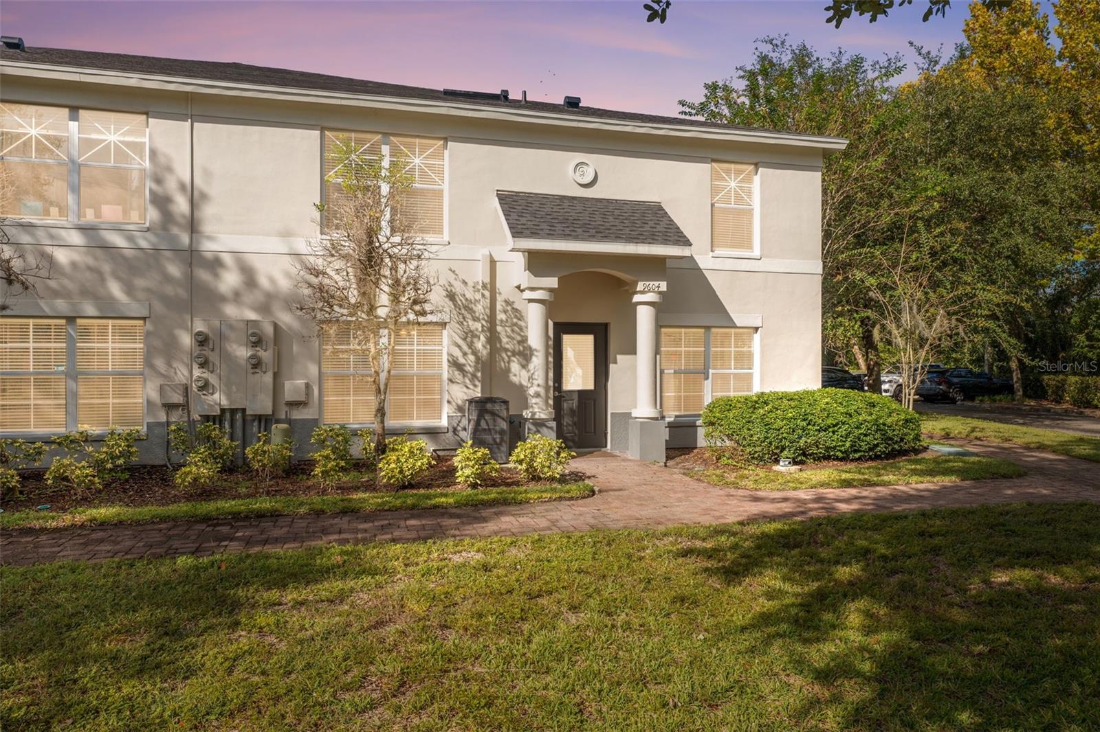 CHARLESTON PLACE TWNHMS - Residential
