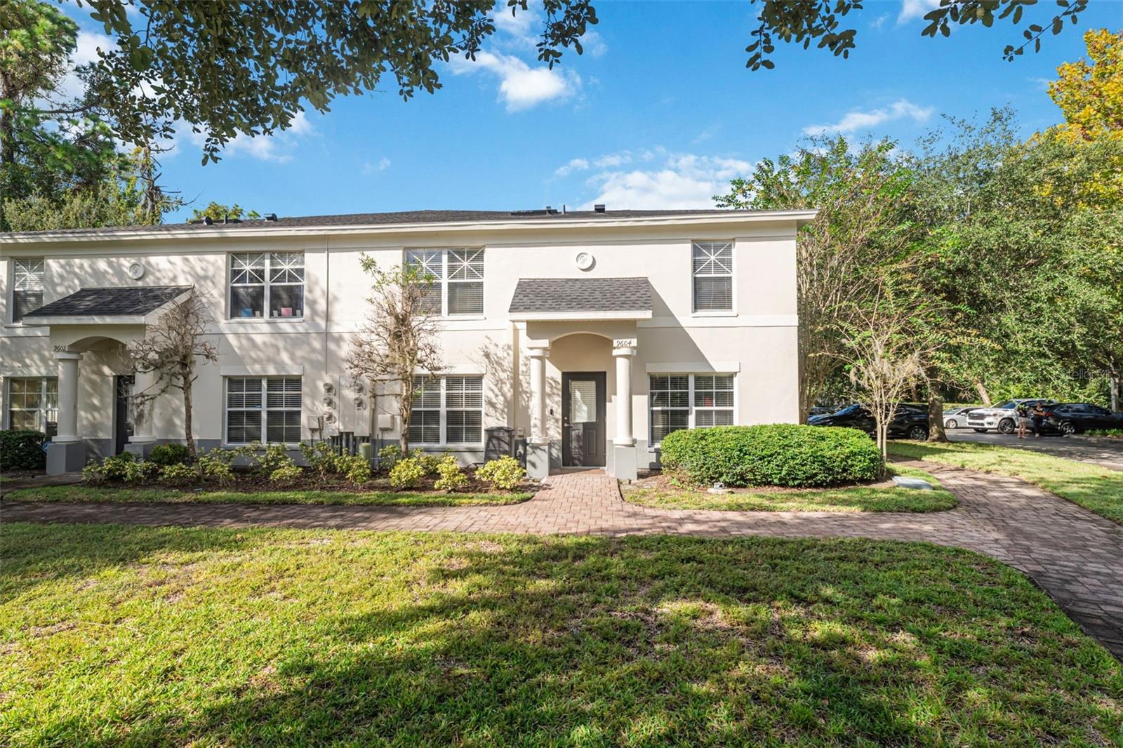 CHARLESTON PLACE TWNHMS - Residential