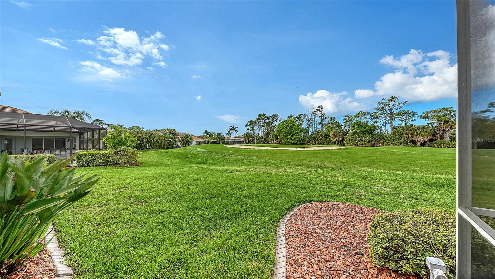 PELICAN POINTE GOLF & COUNTRY CLUB - Residential