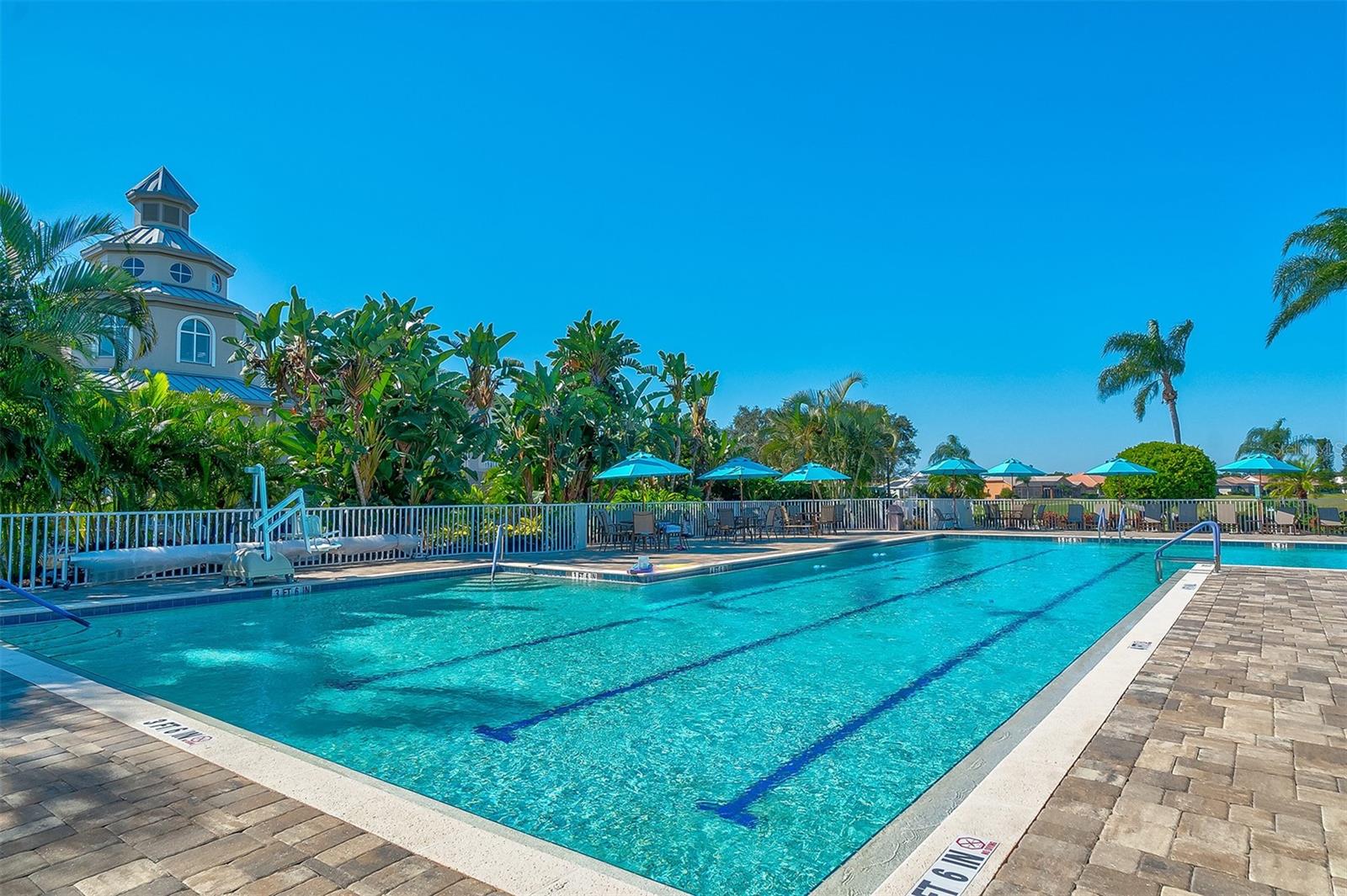 PELICAN POINTE GOLF & COUNTRY CLUB - Residential