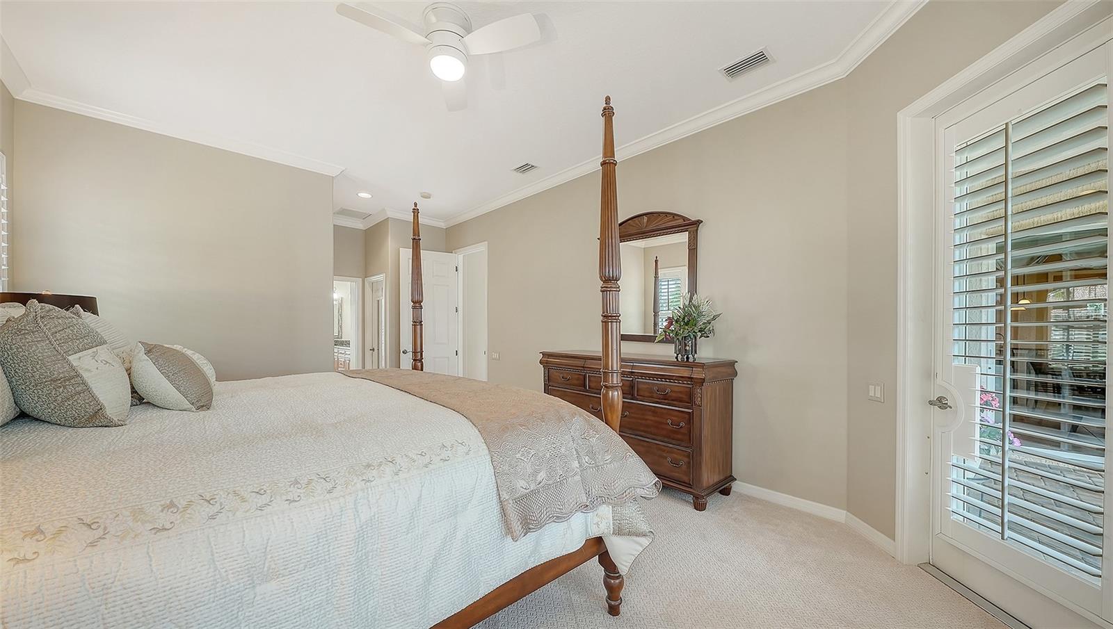 PELICAN POINTE GOLF & COUNTRY CLUB - Residential