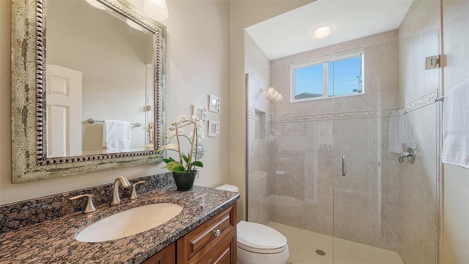 PELICAN POINTE GOLF & COUNTRY CLUB - Residential