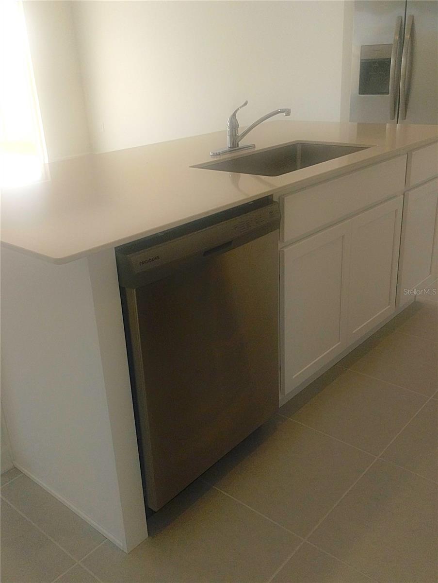 HUNT CLUB/LK WALES PH 1 - Residential Lease