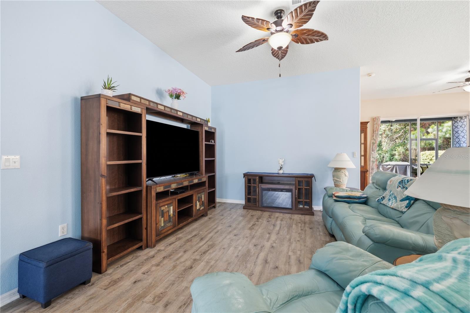 Casas a venda 4 - Jen Dantas 11501 BLOOMINGTON COURT