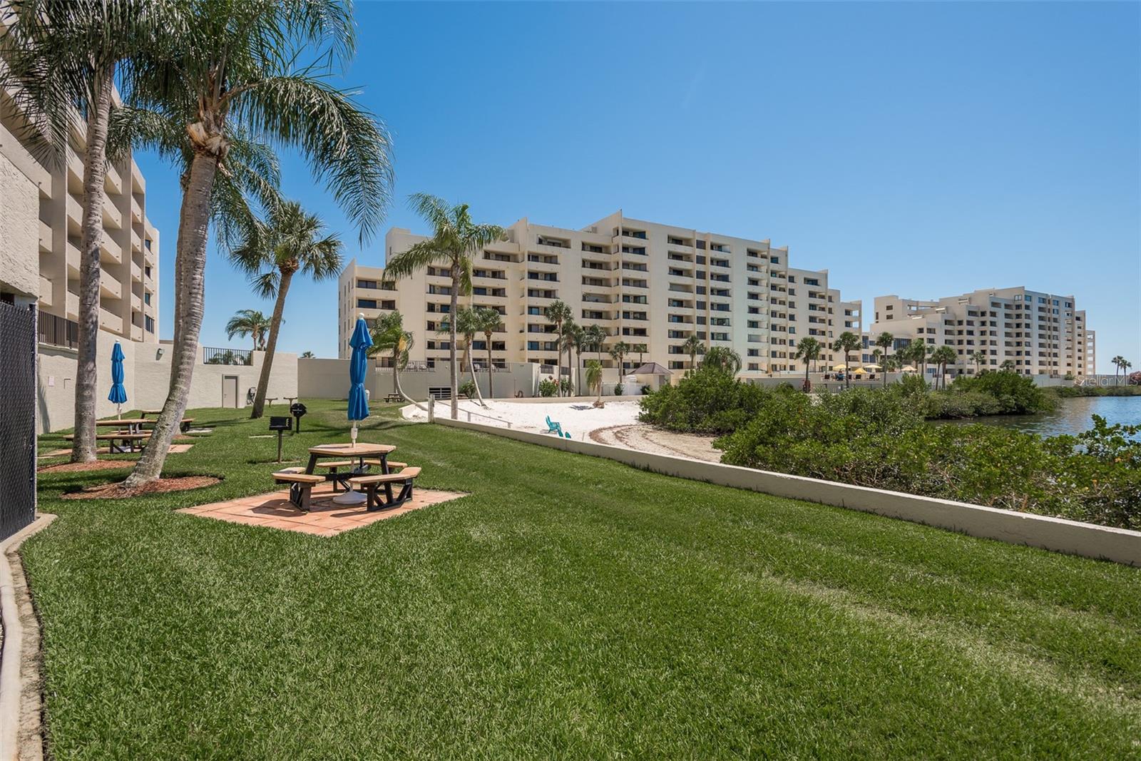 GULF ISLAND BEACH TENNIS - Residential