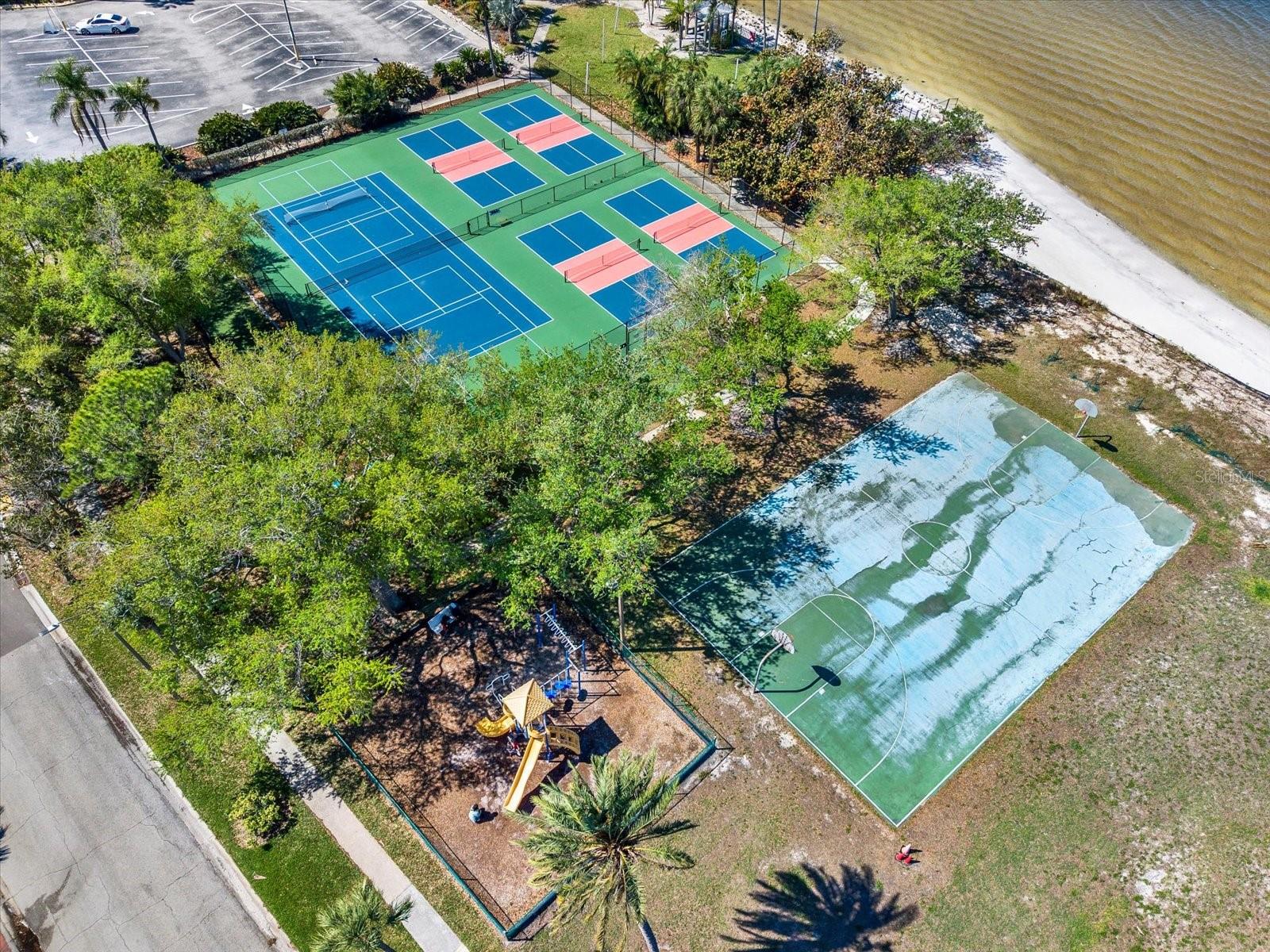 BAHIA BEACH TWNHMS PH 2 - Residential