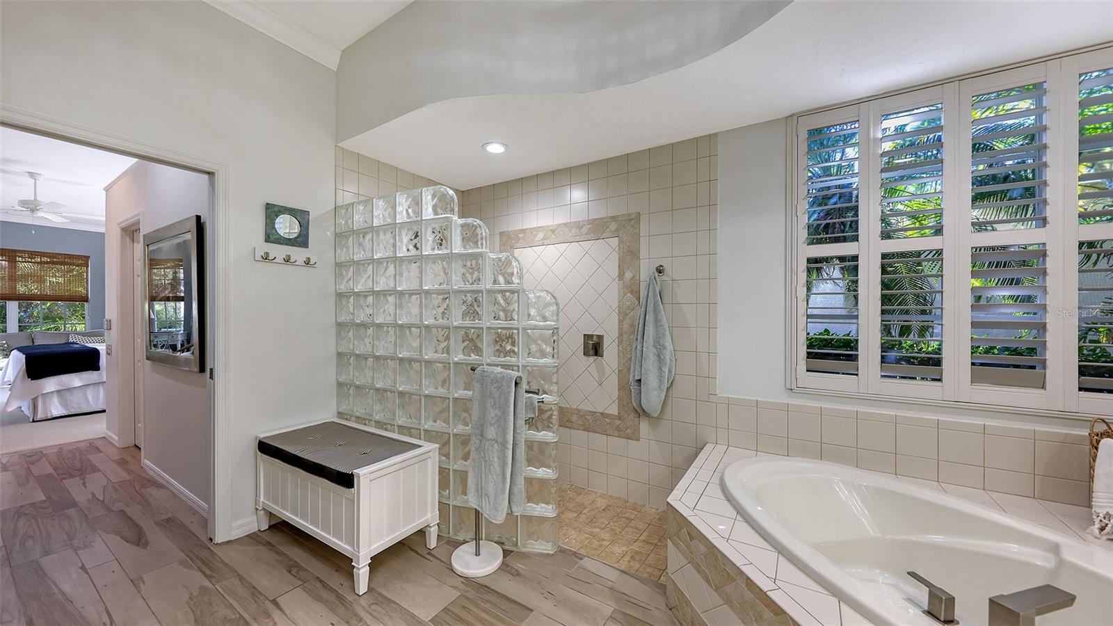 KENWOOD PARK - Residential