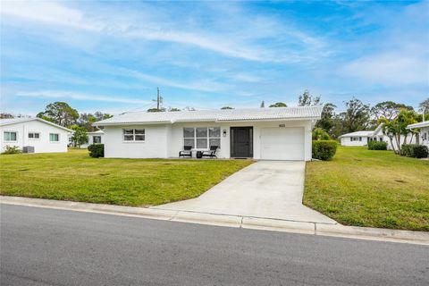 A home in SEMINOLE