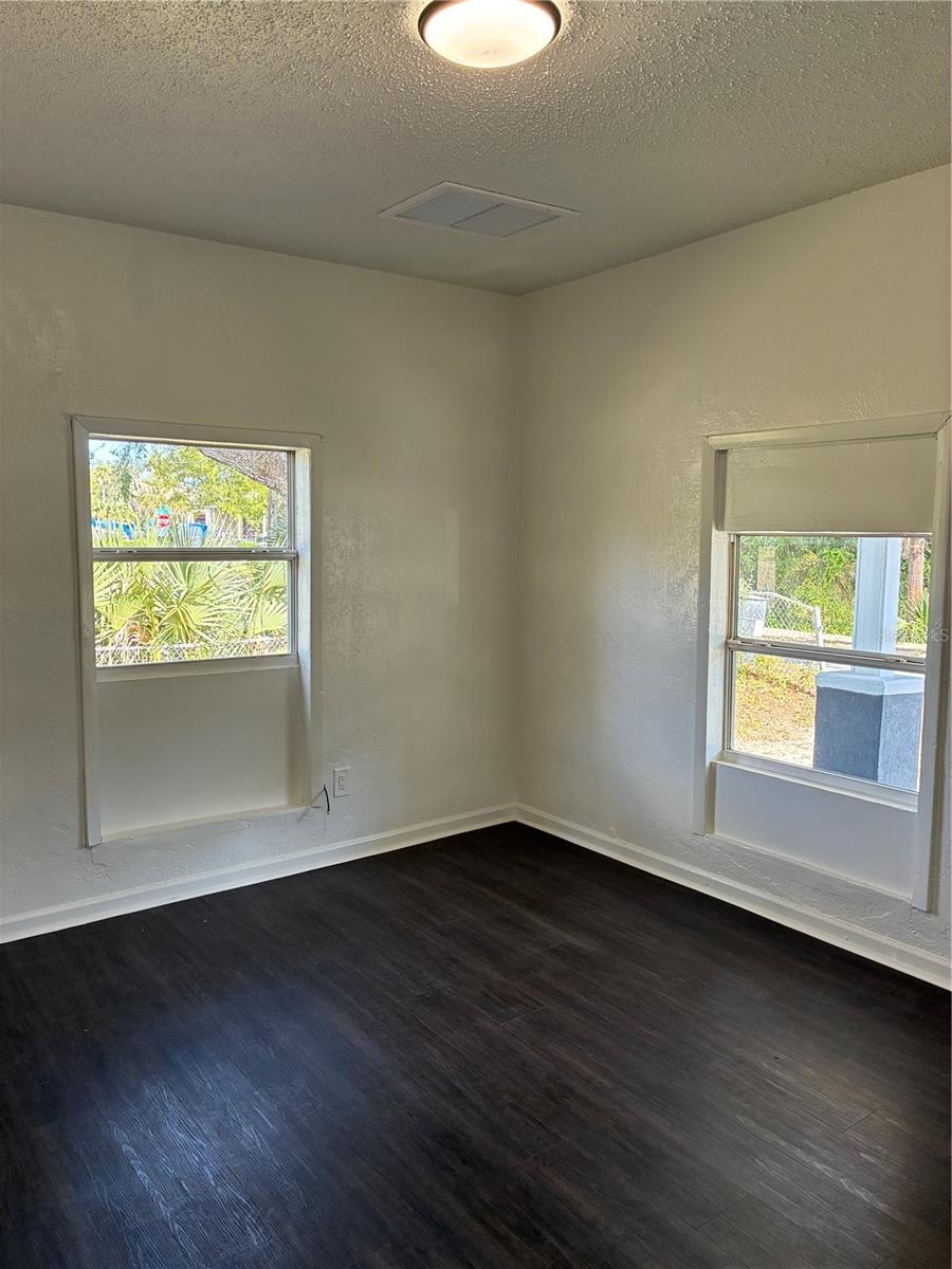 SUMMAGER BLK 70 DAYTONA - Residential Lease