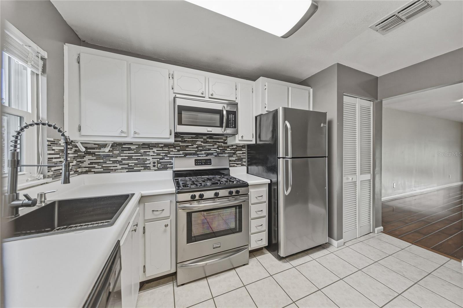 200 EL CAMINO DRIVE 311