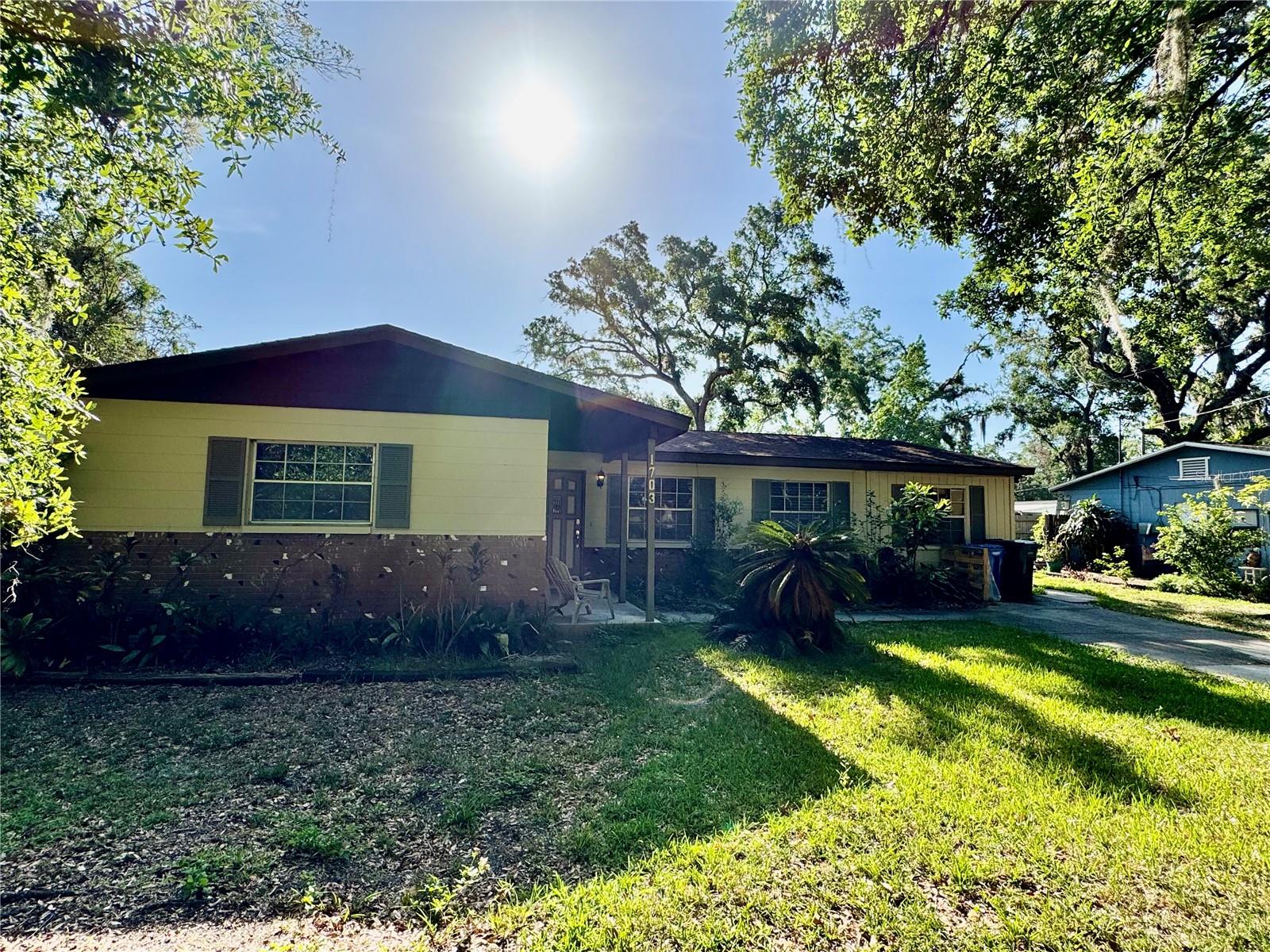 1703 N TAYLOR ROAD