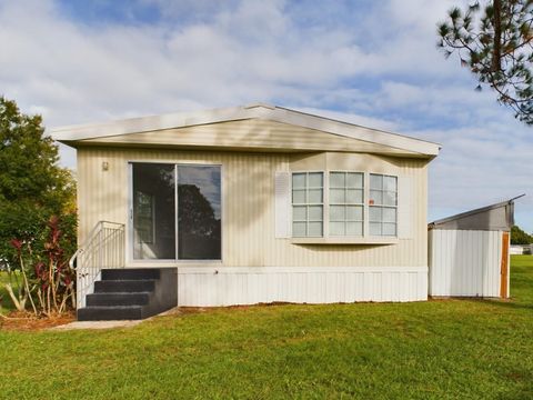 A home in LAKE ALFRED