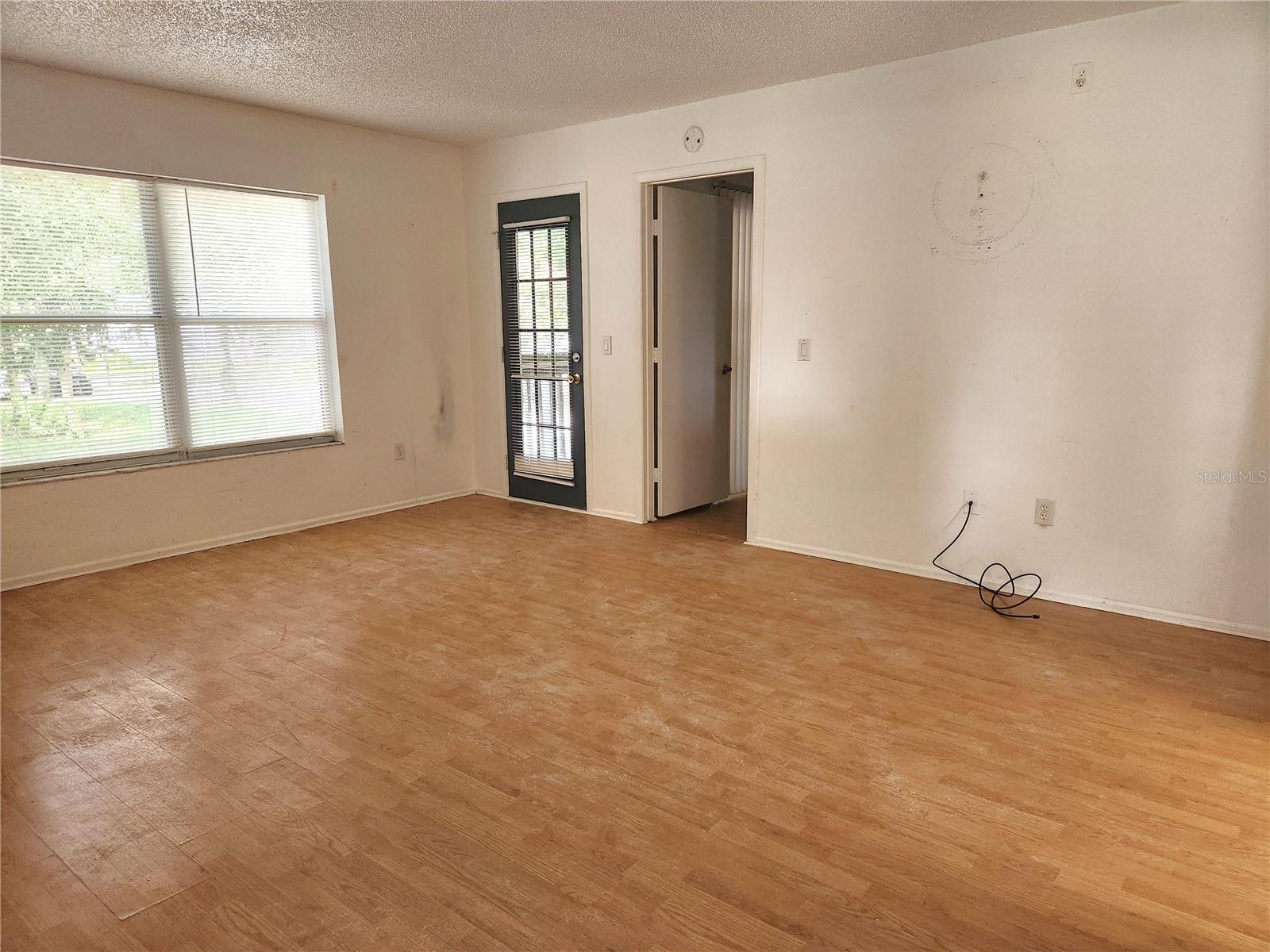 8215 FAIRWAYS CIRCLE G202