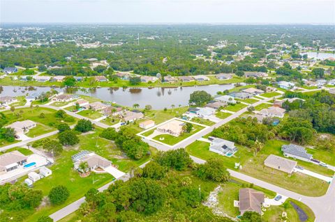 A home in PORT CHARLOTTE