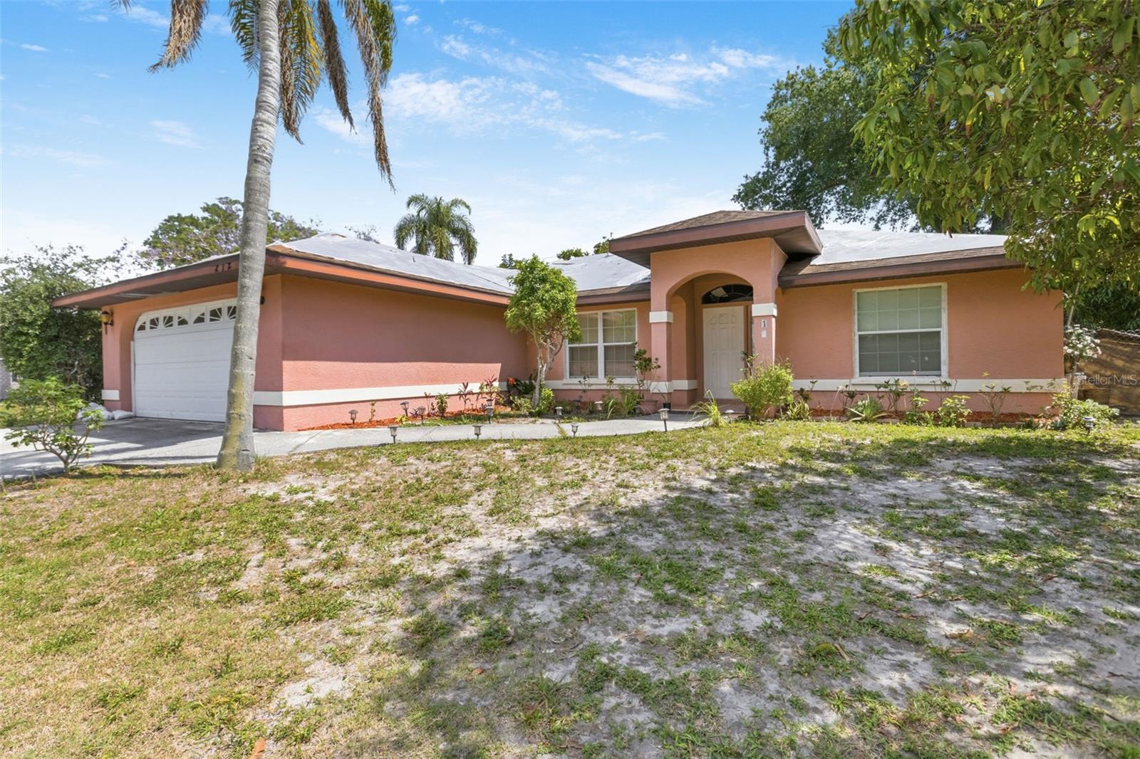 COUNTRY CLUB ACRES - Residential