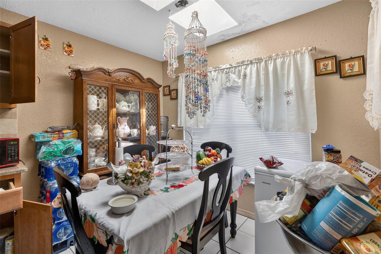 COUNTRY CLUB ACRES - Residential
