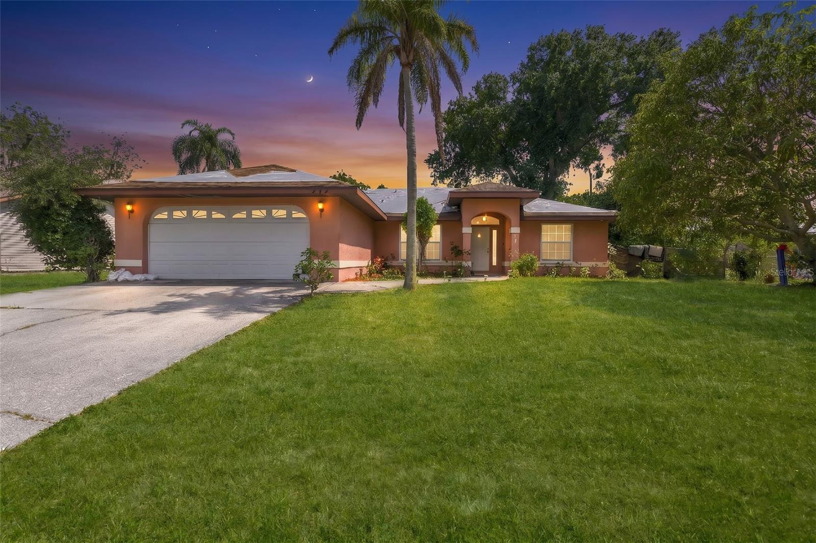 COUNTRY CLUB ACRES - Residential