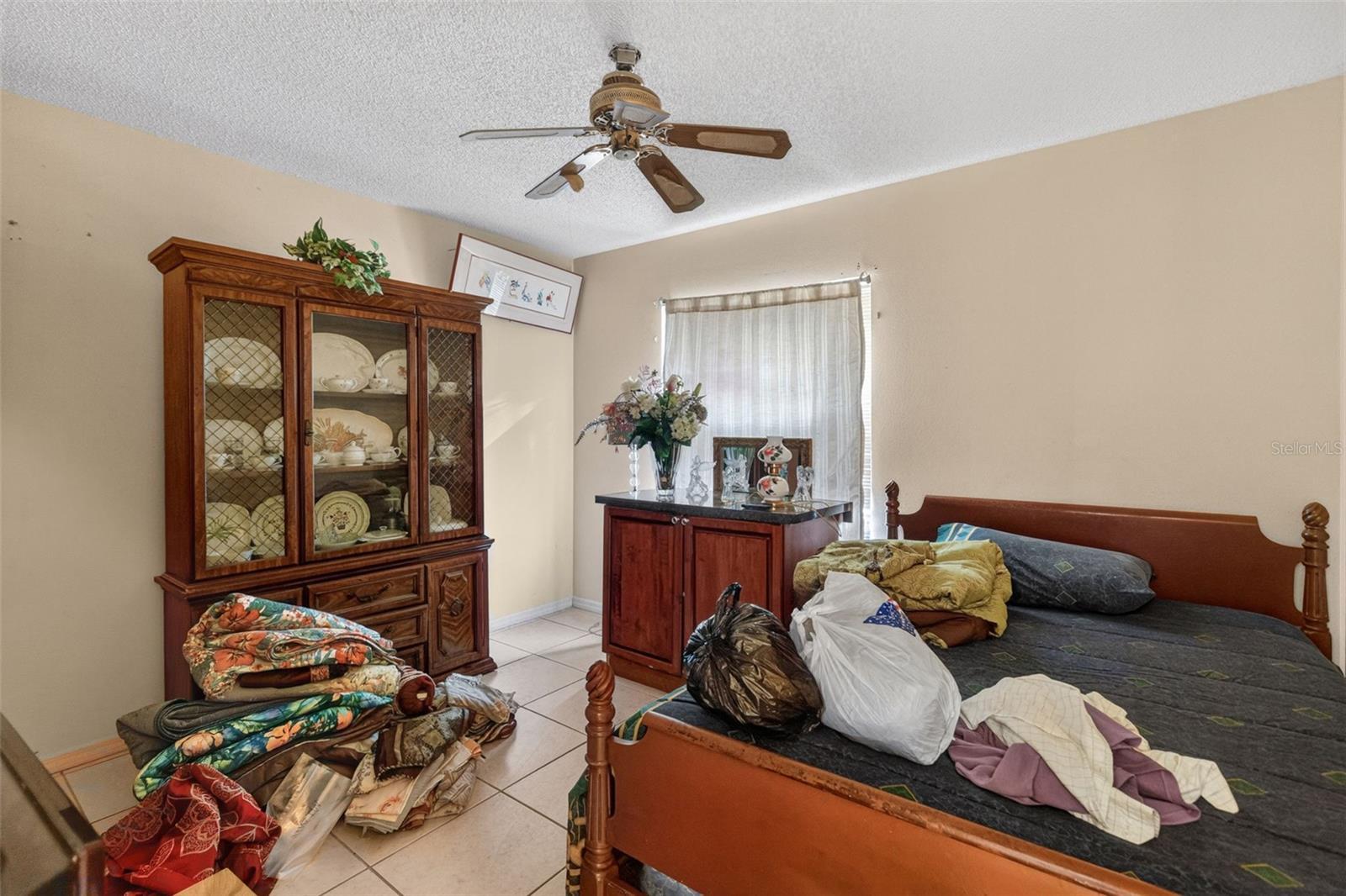 COUNTRY CLUB ACRES - Residential