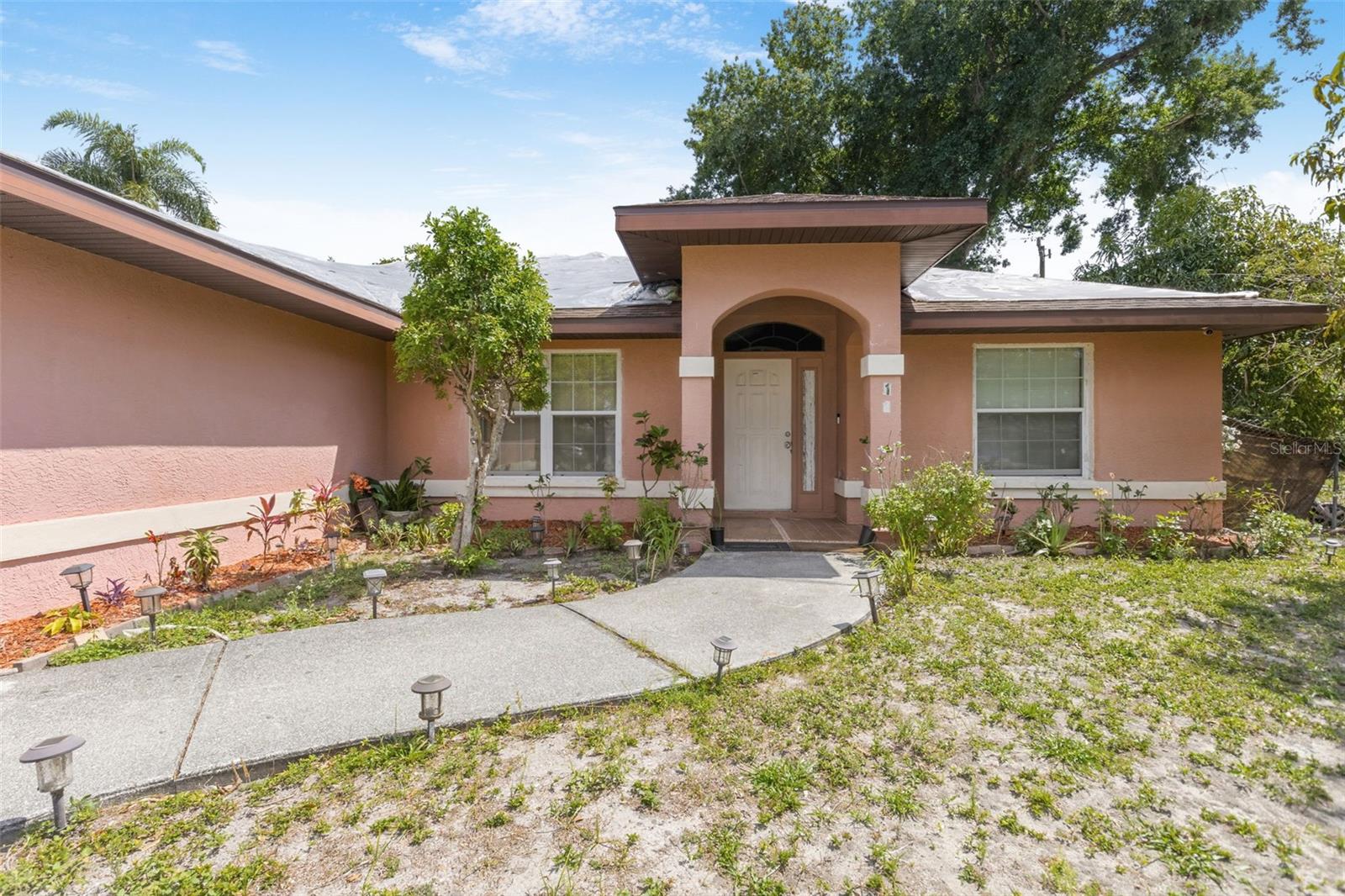 COUNTRY CLUB ACRES - Residential
