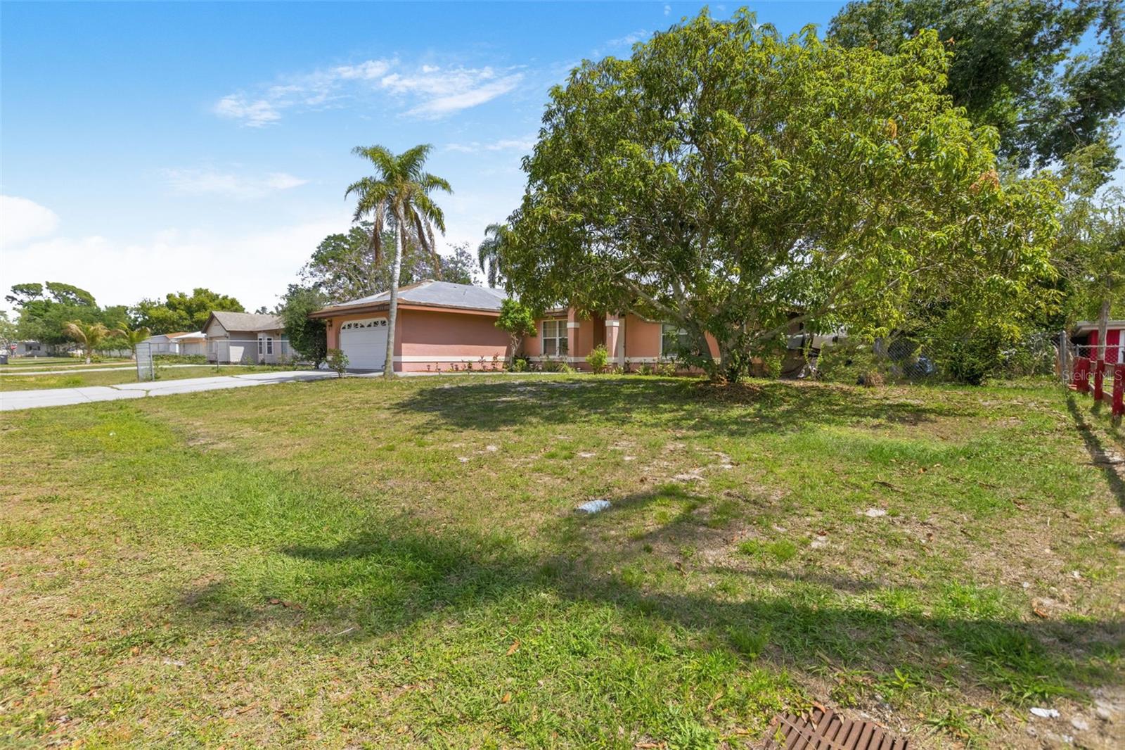 COUNTRY CLUB ACRES - Residential