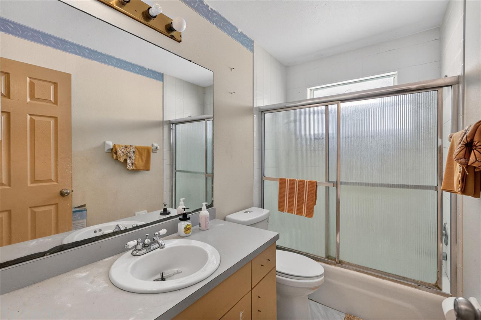 COUNTRY CLUB ACRES - Residential