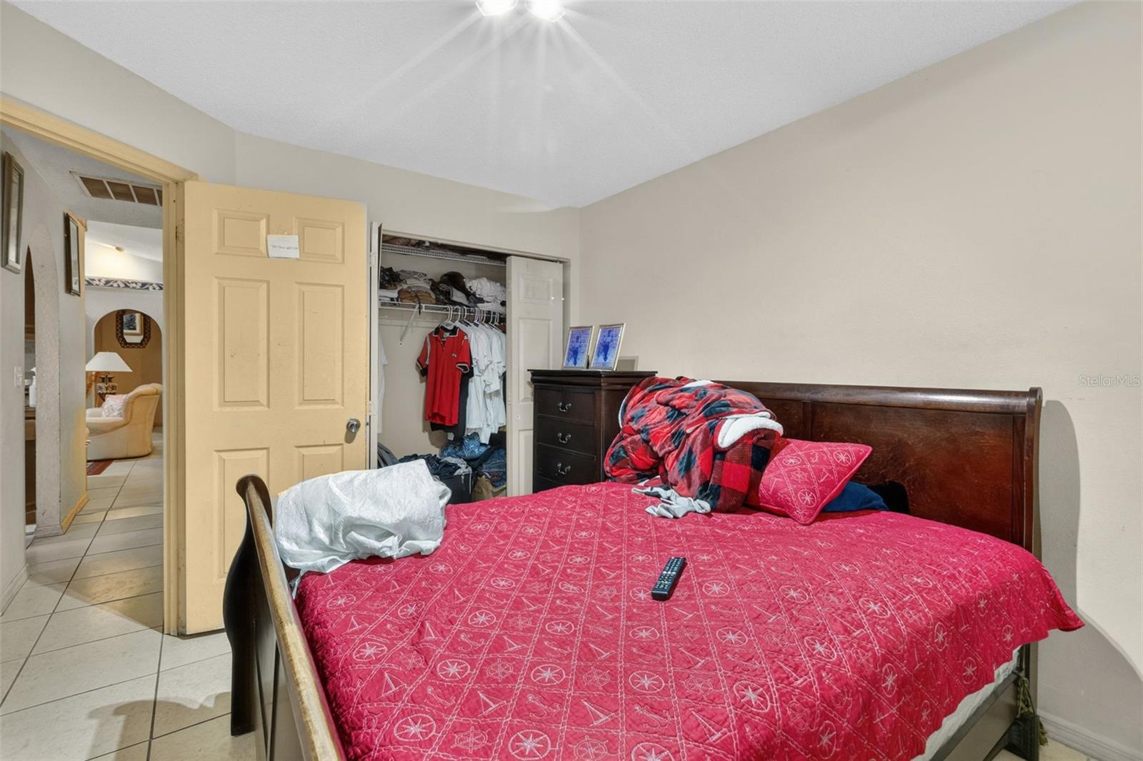 COUNTRY CLUB ACRES - Residential