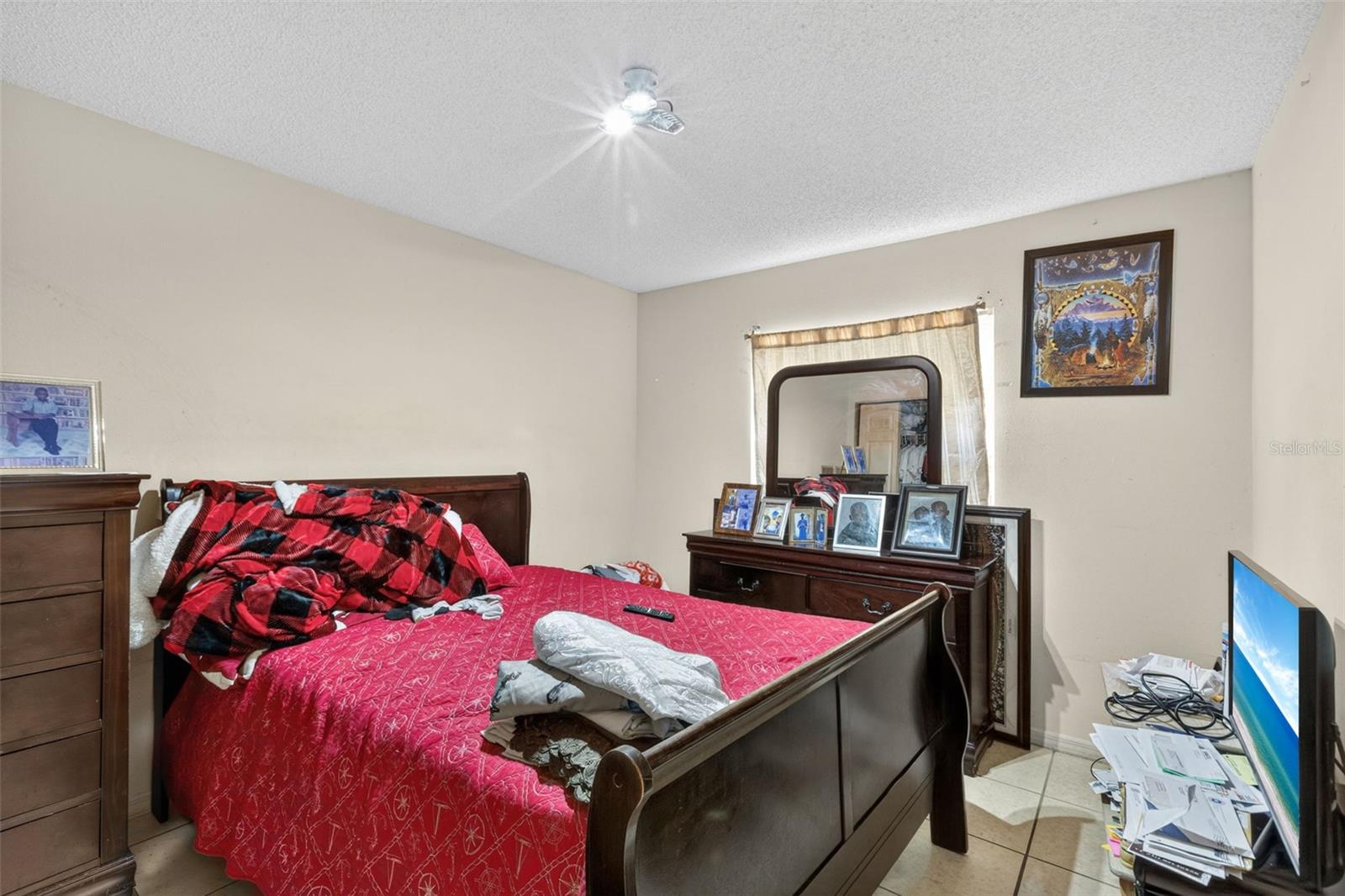 COUNTRY CLUB ACRES - Residential