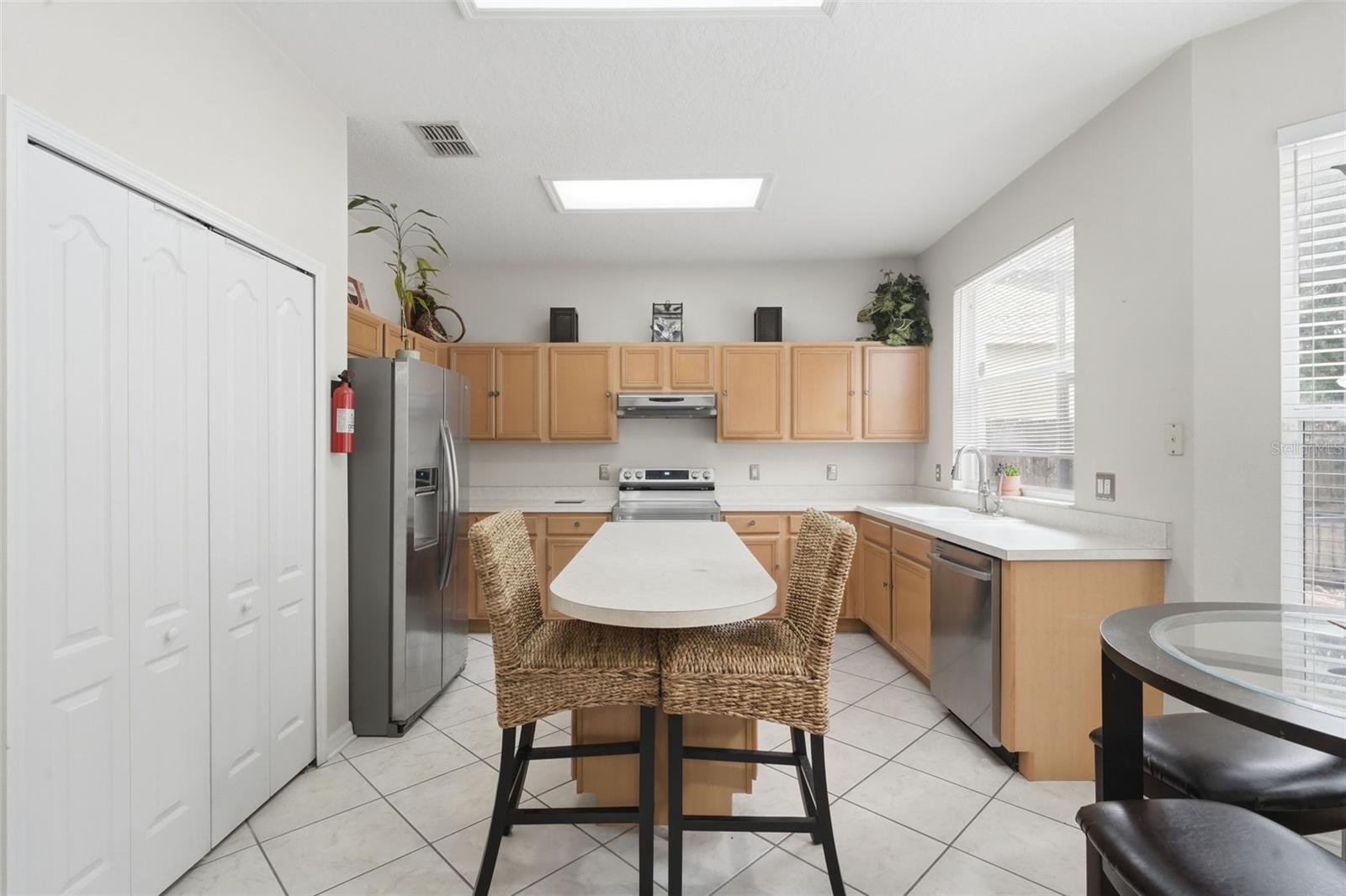 ANDOVER CAY PH 01 44/98 - Residential