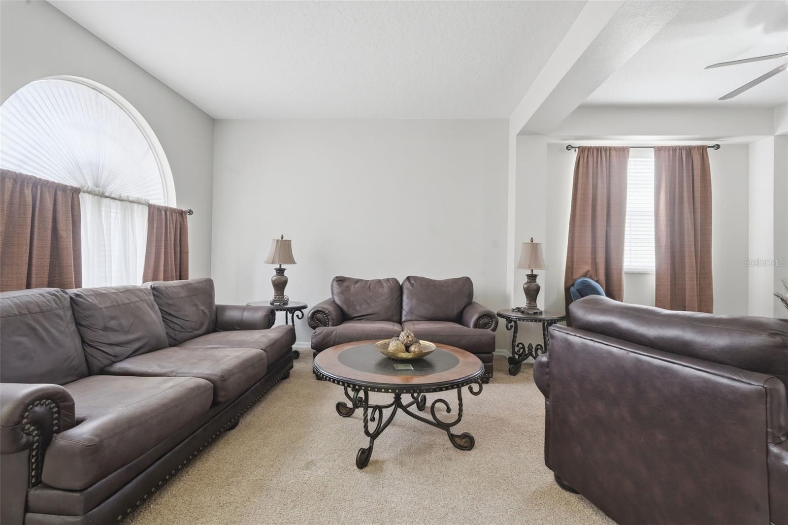 ANDOVER CAY PH 01 44/98 - Residential