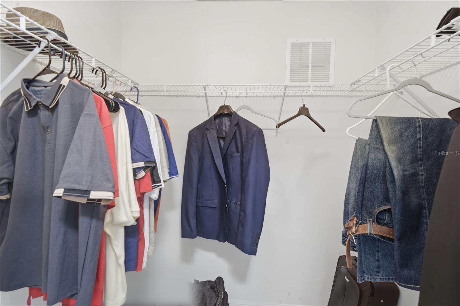 ANDOVER CAY PH 01 44/98 - Residential