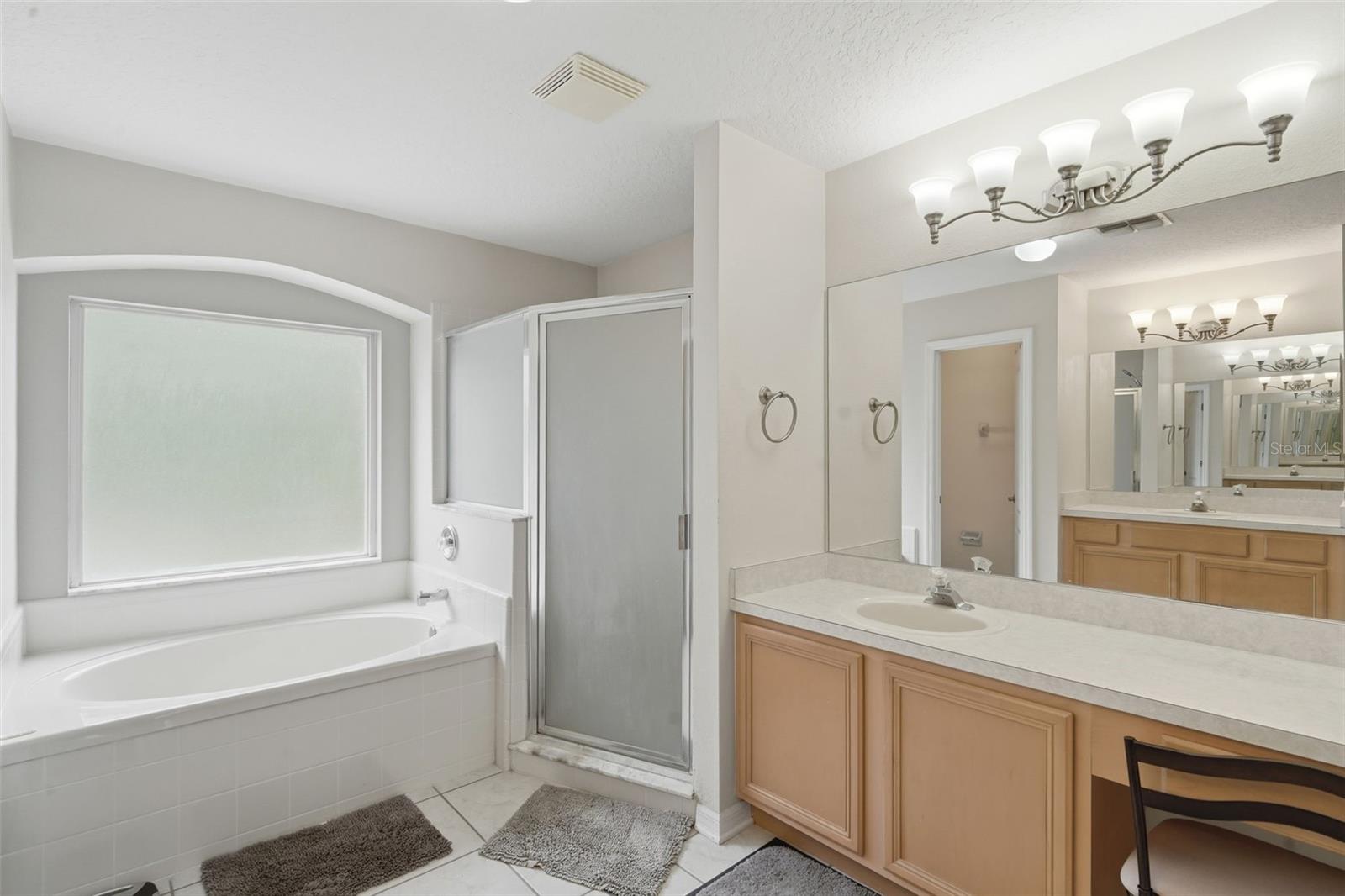 ANDOVER CAY PH 01 44/98 - Residential