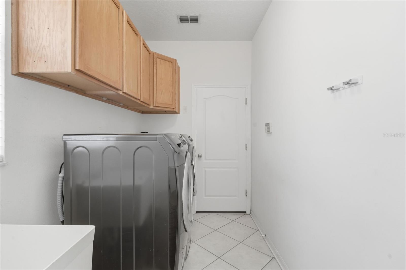 ANDOVER CAY PH 01 44/98 - Residential