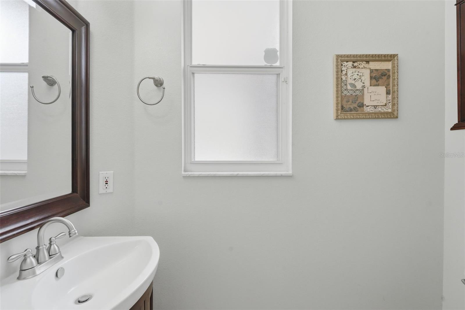 ANDOVER CAY PH 01 44/98 - Residential