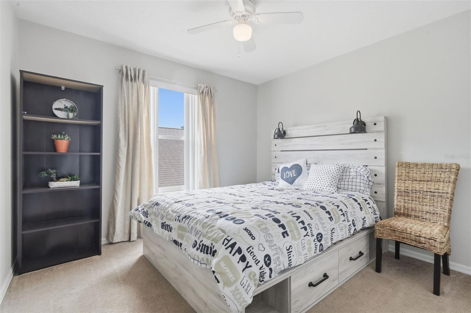 ANDOVER CAY PH 01 44/98 - Residential