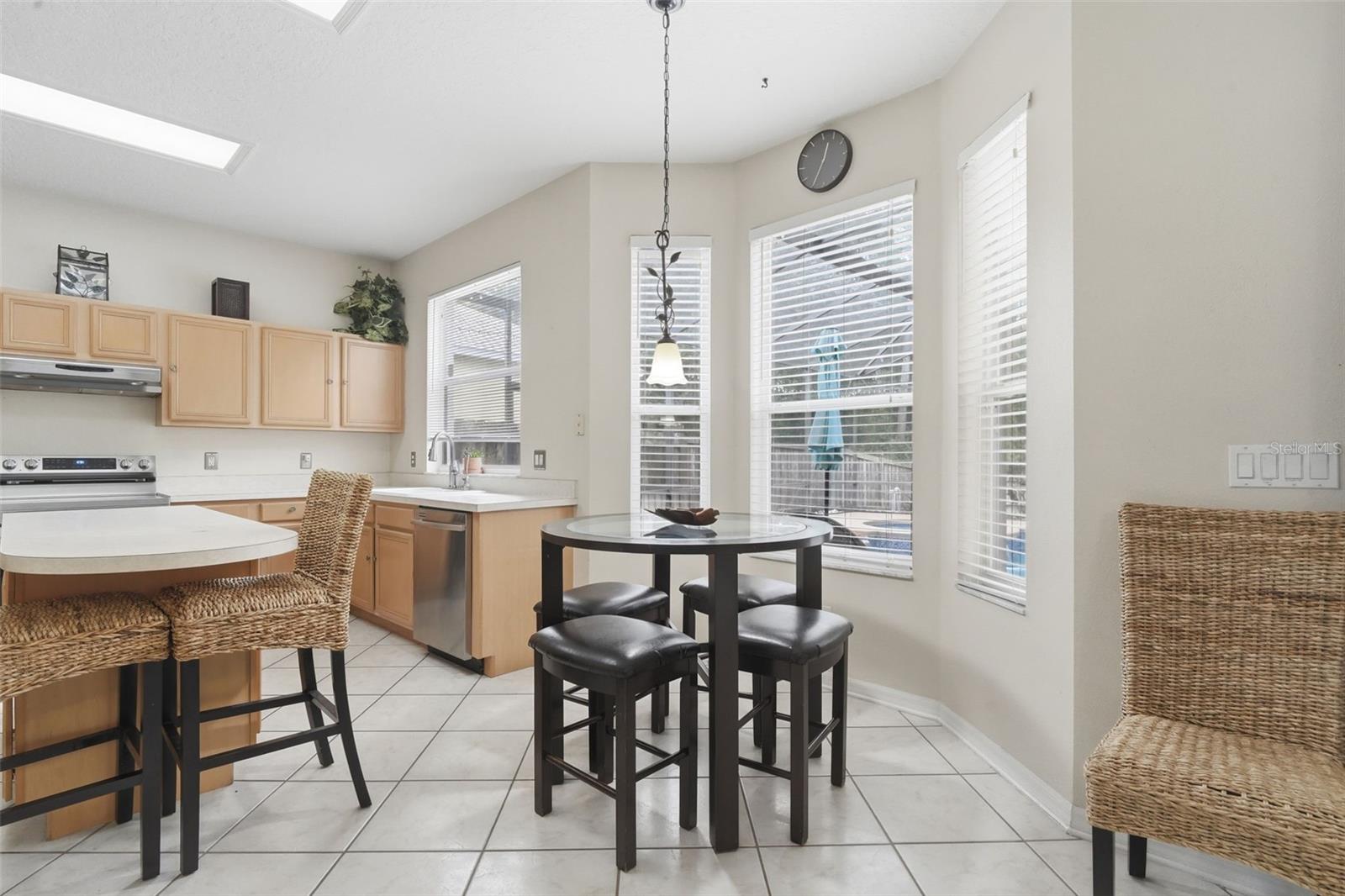 ANDOVER CAY PH 01 44/98 - Residential